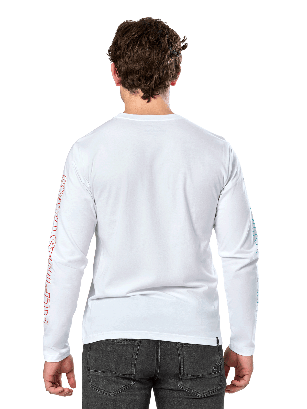 Alpinestars Ayess Csf Tee, camiseta de manga larga, blanca, vista posterior, con letras rojas de Alpinestars en la manga derecha y gráficos azules en la manga izquierda, estilo streetwear casual inspirado en el automovilismo