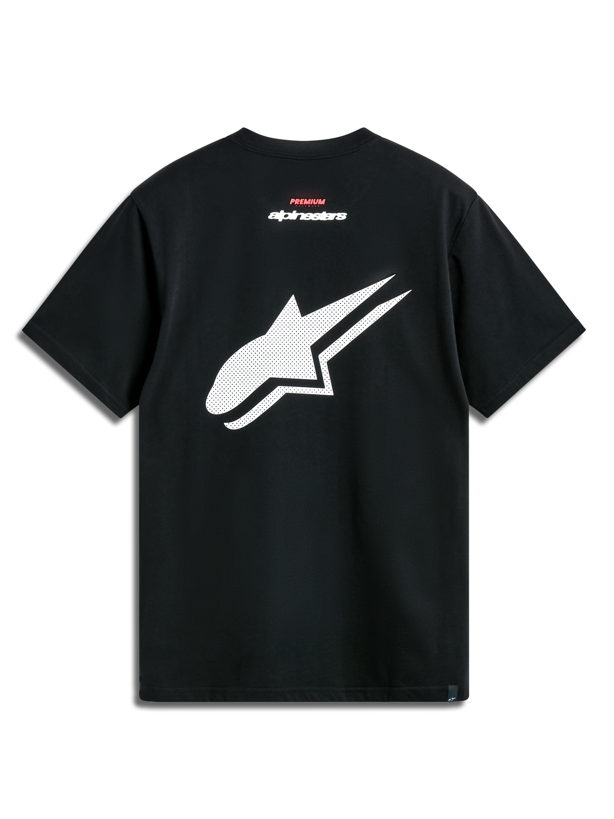 Alpinestars Formulate Csf Tee, camiseta de manga corta, negra, vista trasera con un gran logotipo de Astars blanco perforado y marca de texto en rojo y blanco, ropa urbana casual estilo motorsport