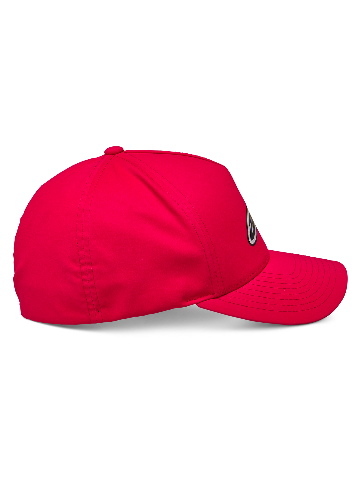 Gorra impermeable Alpinestars Ageless Reflex, roja, vista de perfil lateral de una gorra tipo béisbol con visera curva y corona estructurada, fabricada en tejido técnico impermeable con detalle de logotipo reflectante.