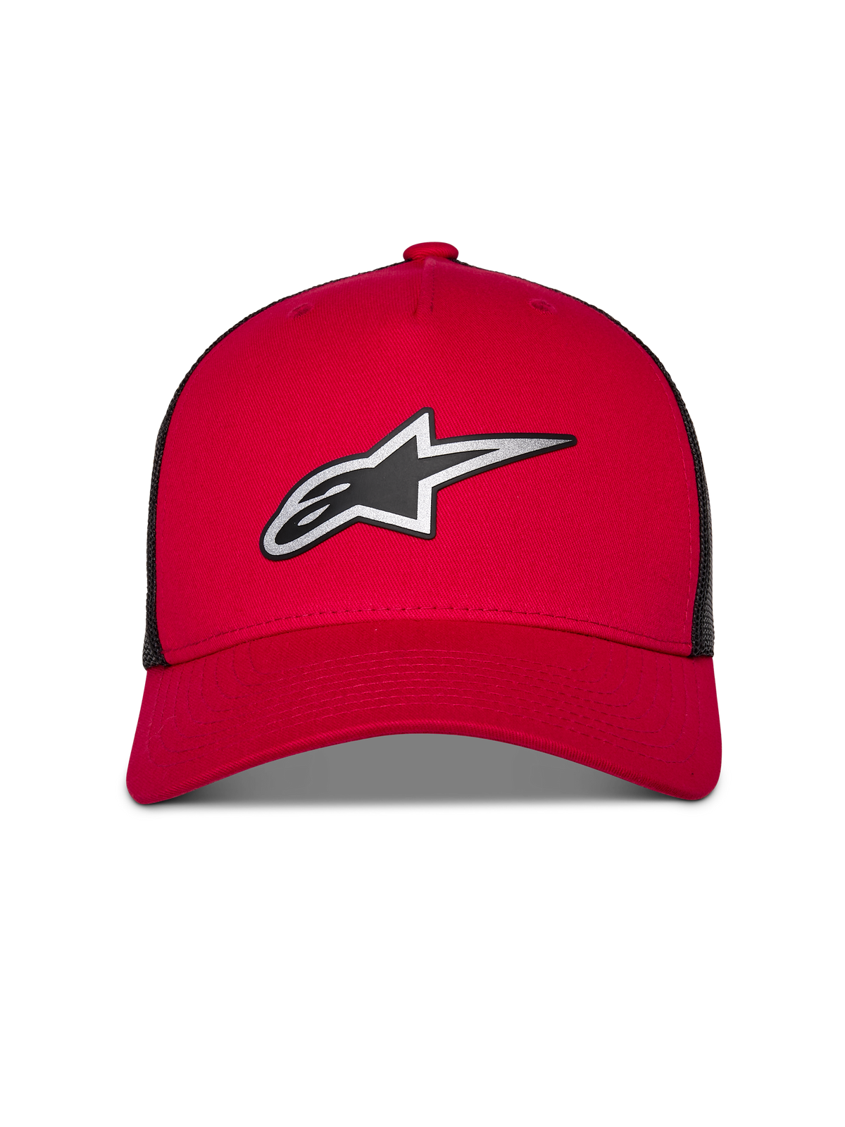 Gorra trucker Alpinestars Reflect Ageless, roja y negra, con un logotipo de Astars grande y reflectante en plateado y negro, visera curva con corona estructurada y paneles traseros de malla negra, accesorio de estilo de vida casual para deportes de motor