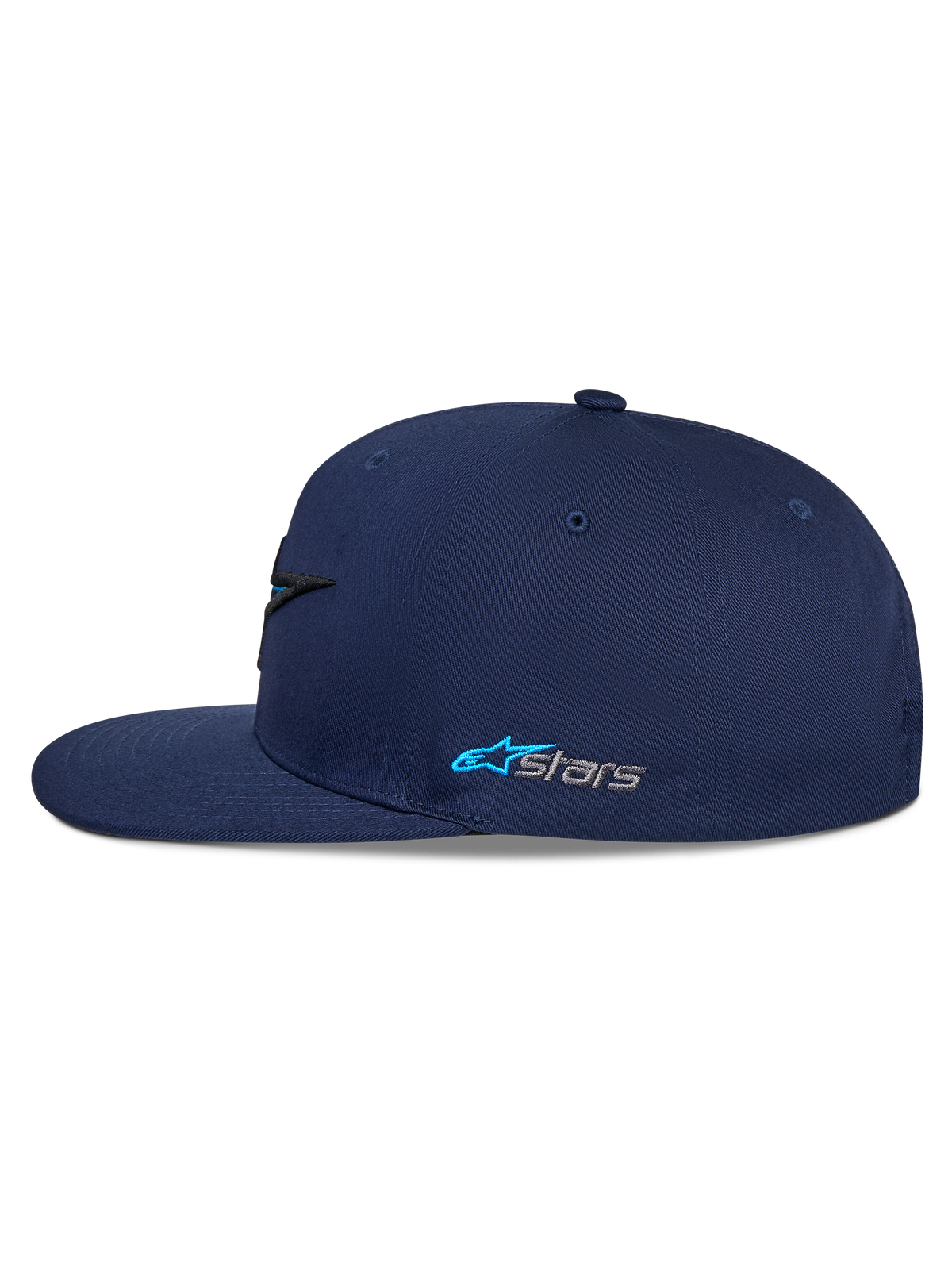 Gorra Snapback Alpinestars Thickness, azul marino, vista de perfil lateral, visera plana con corona estructurada, logotipo lateral de Astars bordado en azul claro y gris, moda urbana casual de automovilismo