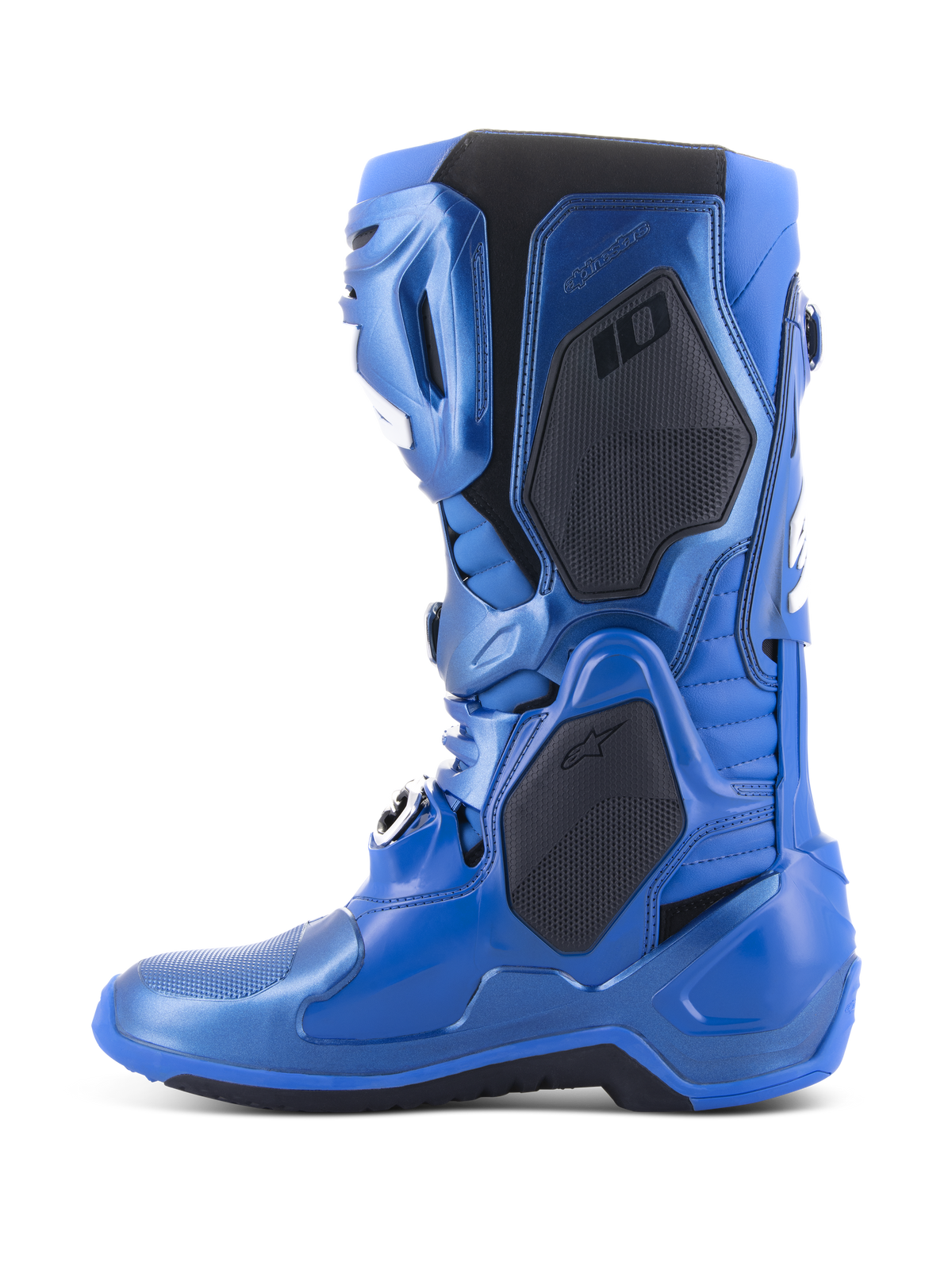 Botas Alpinestars Tech 10, botas de motocross, azul metálico y negro, vista de perfil lateral que muestra paneles protectores negros y acabado azul metálico, diseño técnico avanzado para carreras de motocross profesionales