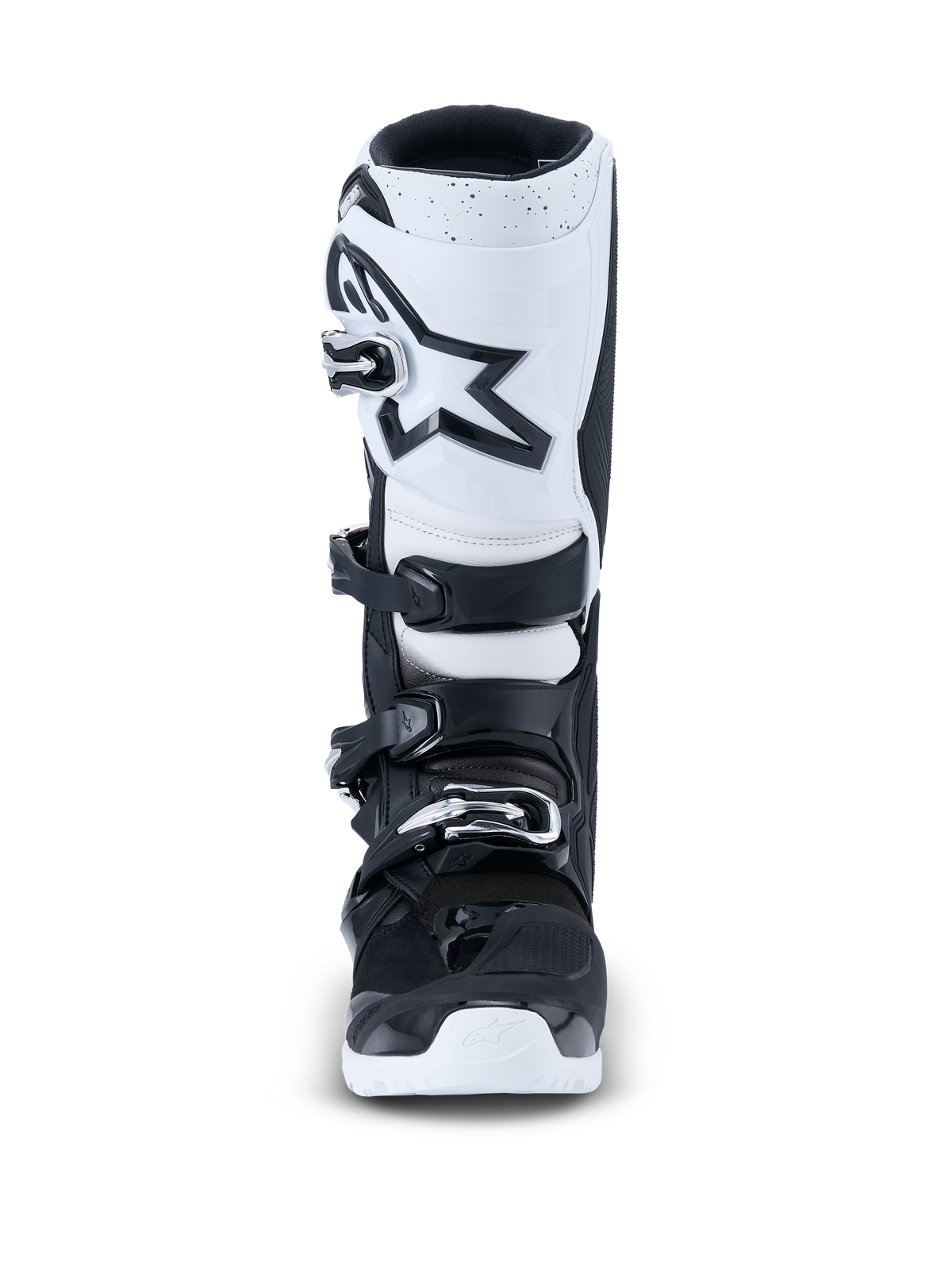 Botas Alpinestars 2026 Tech 7 Enduro, botas de motocross, negro y blanco, vista frontal con placa de espinilla blanca y logotipo de estrella negra, sistema de cierre de cuatro hebillas y suela blanca duradera