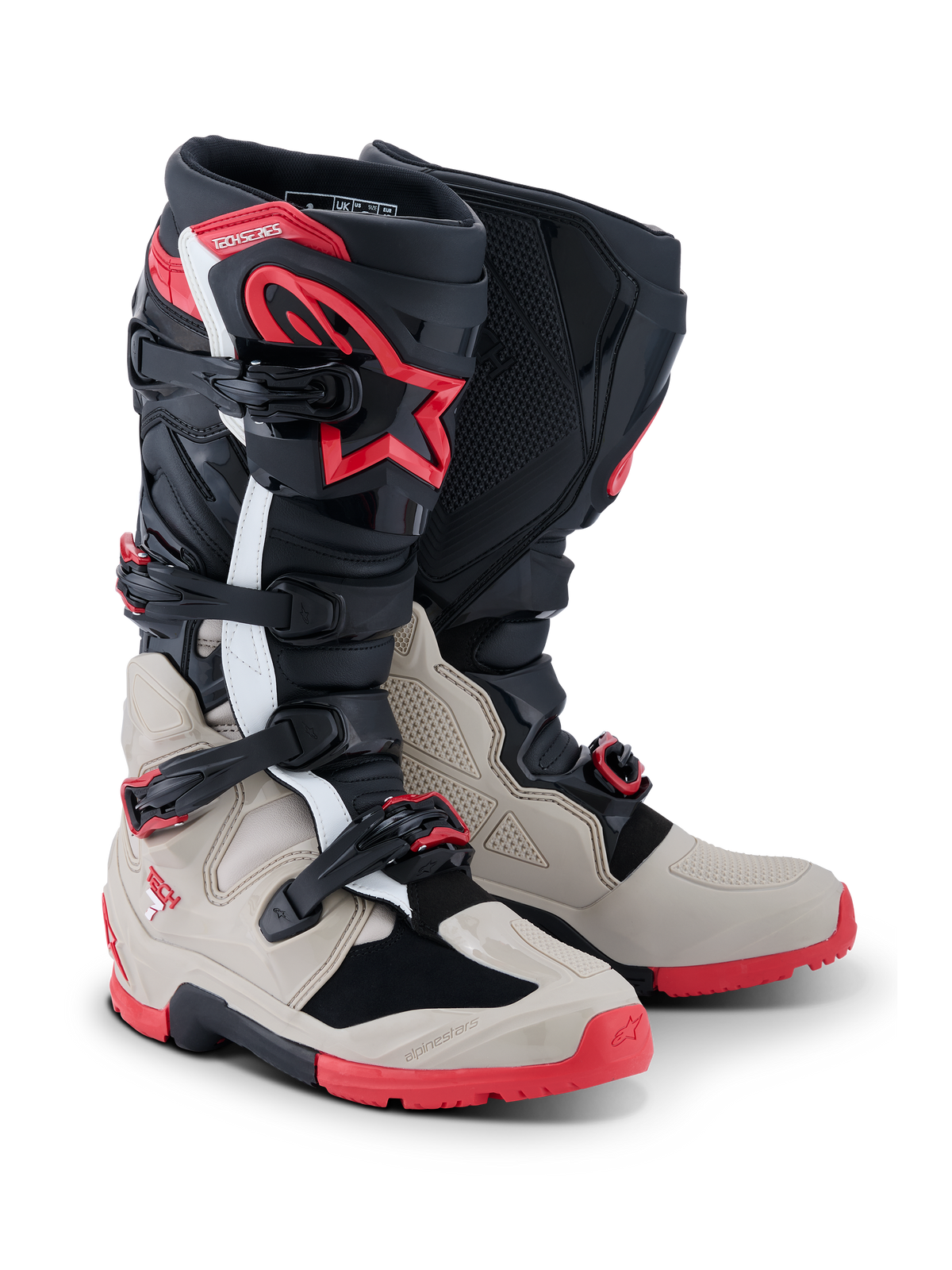Botas Alpinestars 2026 Tech 7 Enduro, botas de motocross y enduro, negro, gris claro y rojo brillante, con sistema de cierre de cuatro hebillas, protección de espinilla de TPU con logo de estrella roja y suela roja robusta para rendimiento off-road