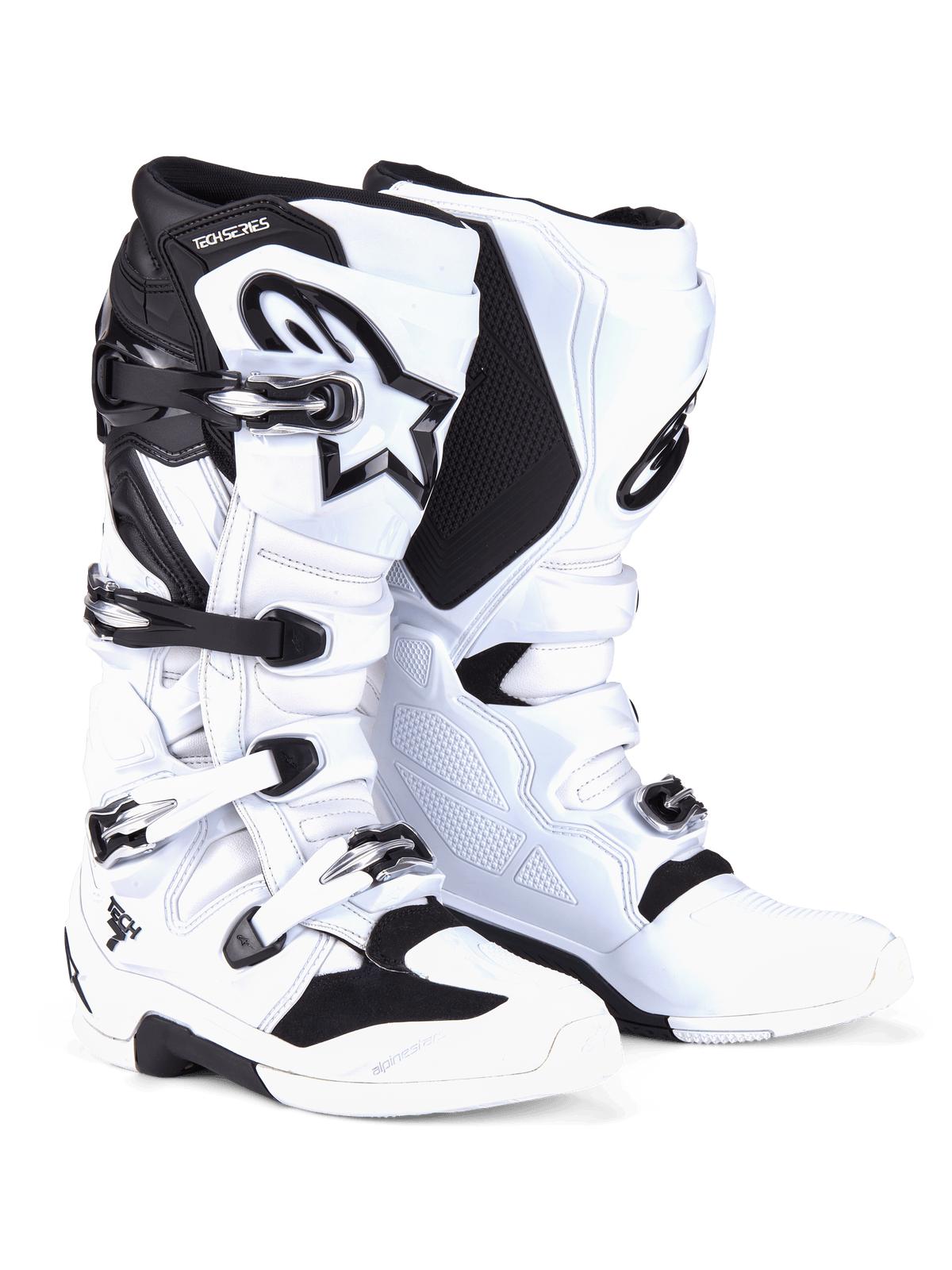 Botas Alpinestars Tech 7, botas de motocross, blancas y negras, con un sistema de cierre de cuatro hebillas con herrajes plateados y negros, logotipo destacado de Alpinestars en la espinilla y paneles de TPU reforzados para protección off-road