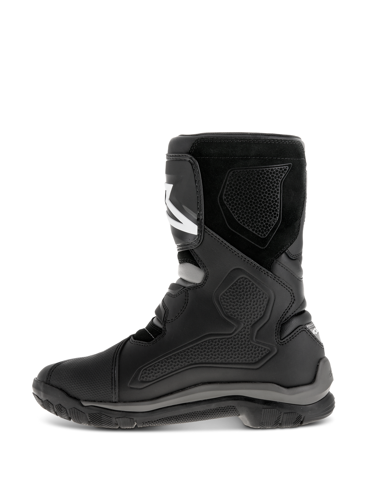 Botas Alpinestars Belize Drystar®, botas de moto negras, vista de perfil lateral que muestra la construcción de cuero con paneles de protección TPU, textura de ante y una suela de caucho vulcanizado resistente para touring de aventura