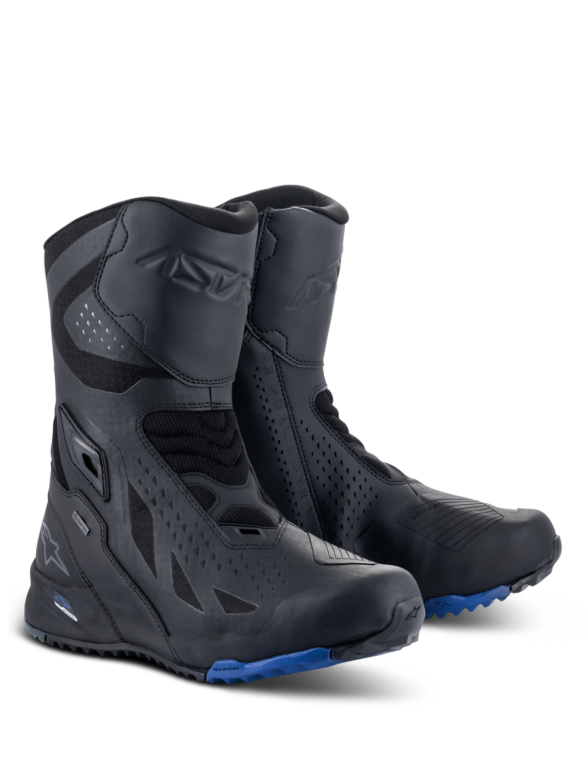 Botas Alpinestars RT-8 GORE-TEX, botas de moto touring, negro y azul, con parte superior técnica de microfibra y tejido sintético, suela de tacos azul para tracción, construcción impermeable GORE-TEX y áreas protectoras en la espinilla y el talón.