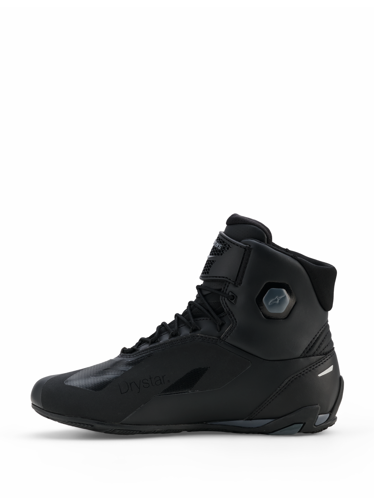 Zapatos Alpinestars Faster-4 Drystar®, calzado de conducción para motocicleta, negro y gris frío, vista de perfil lateral con construcción de microfibra sin costuras, logotipo Drystar impermeable, cierre de cordones con correa en el tobillo y estructura protectora de tobillo integrada