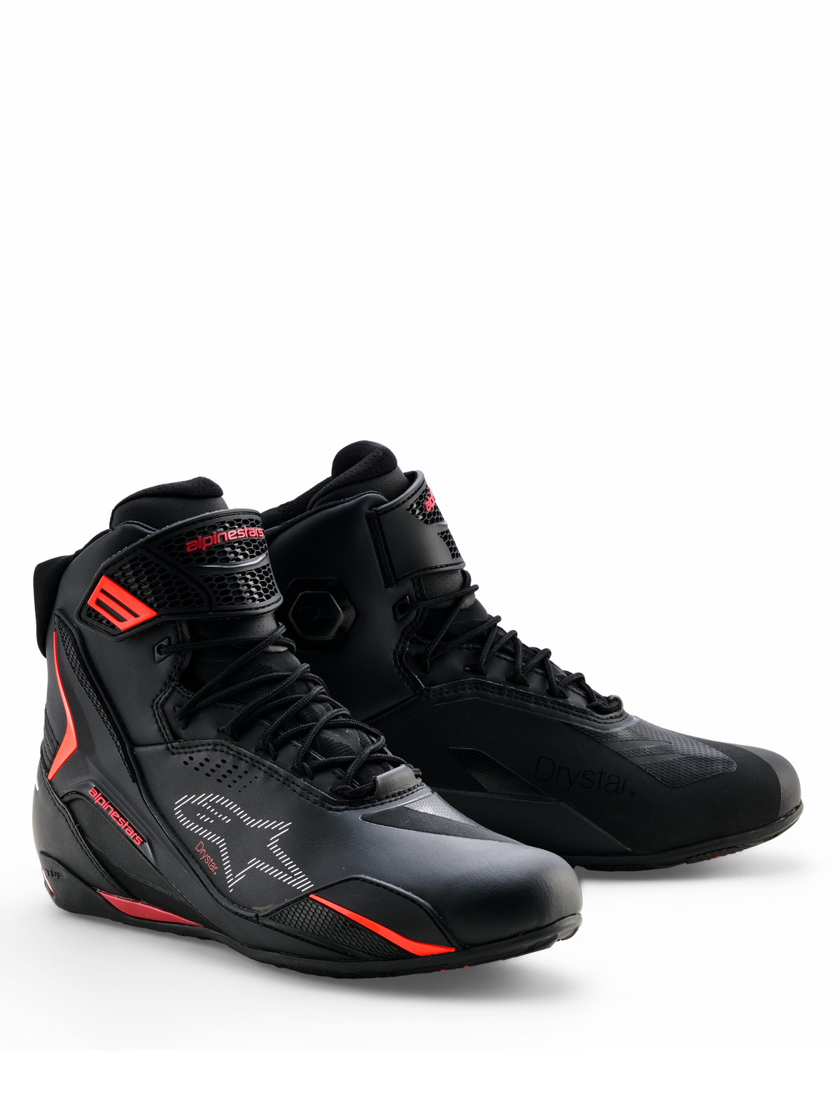 Zapatos Alpinestars Faster-4 Drystar®, calzado de conducción para motocicleta, negros con detalles en Rio Red y Red Fluo, diseño con cordones y parte superior de microfibra impermeable, perfil deportivo estilizado para conducción en carretera y deportiva