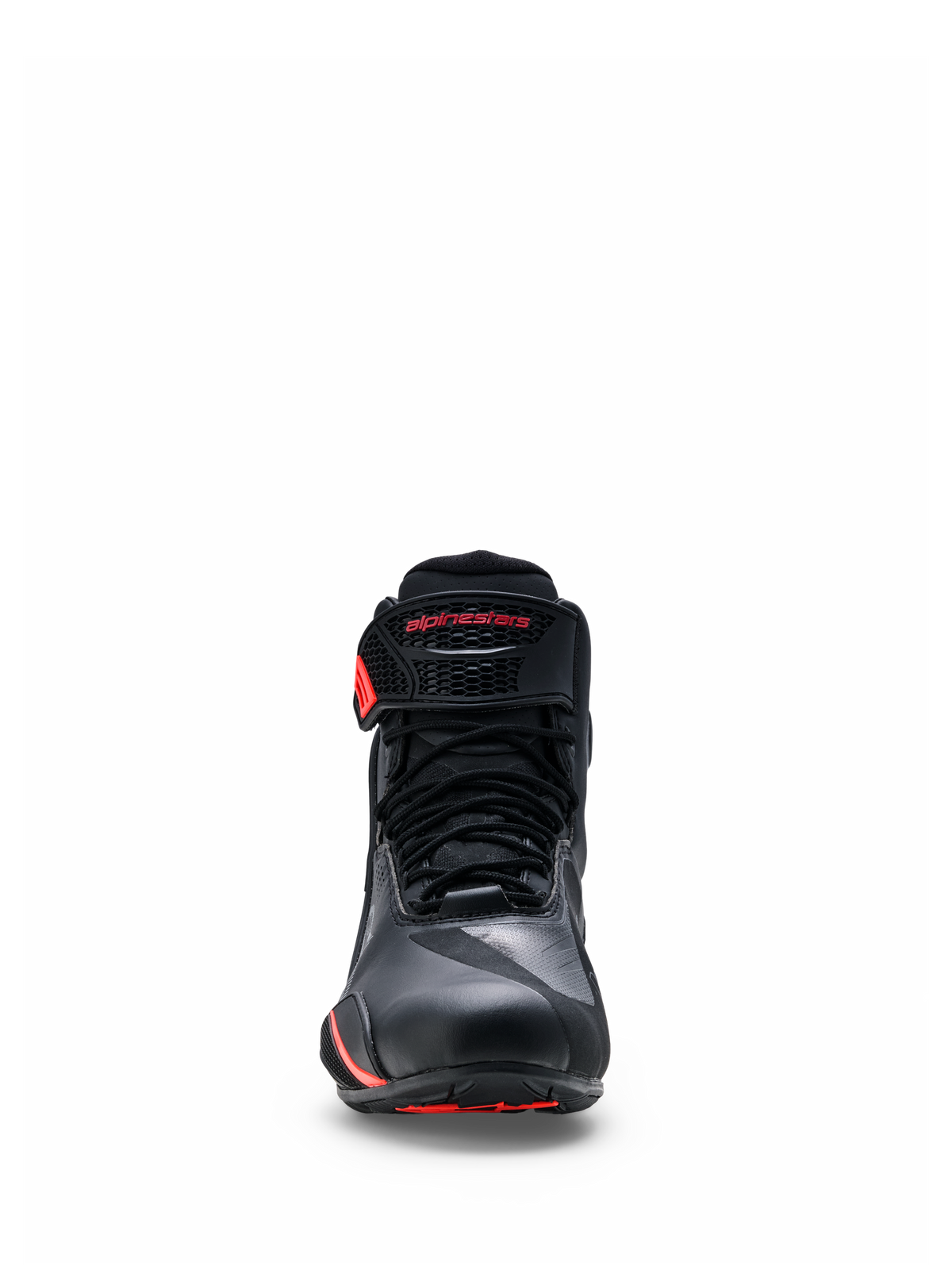 Alpinestars Faster-4 Drystar® Shoes, negros con detalles en Rojo Rio y Rojo Fluo, vista frontal que muestra el cierre de cordones y la correa de tobillo de gancho y bucle con marca en rojo, calzado impermeable para motociclistas con puntera reforzada y diseño deportivo