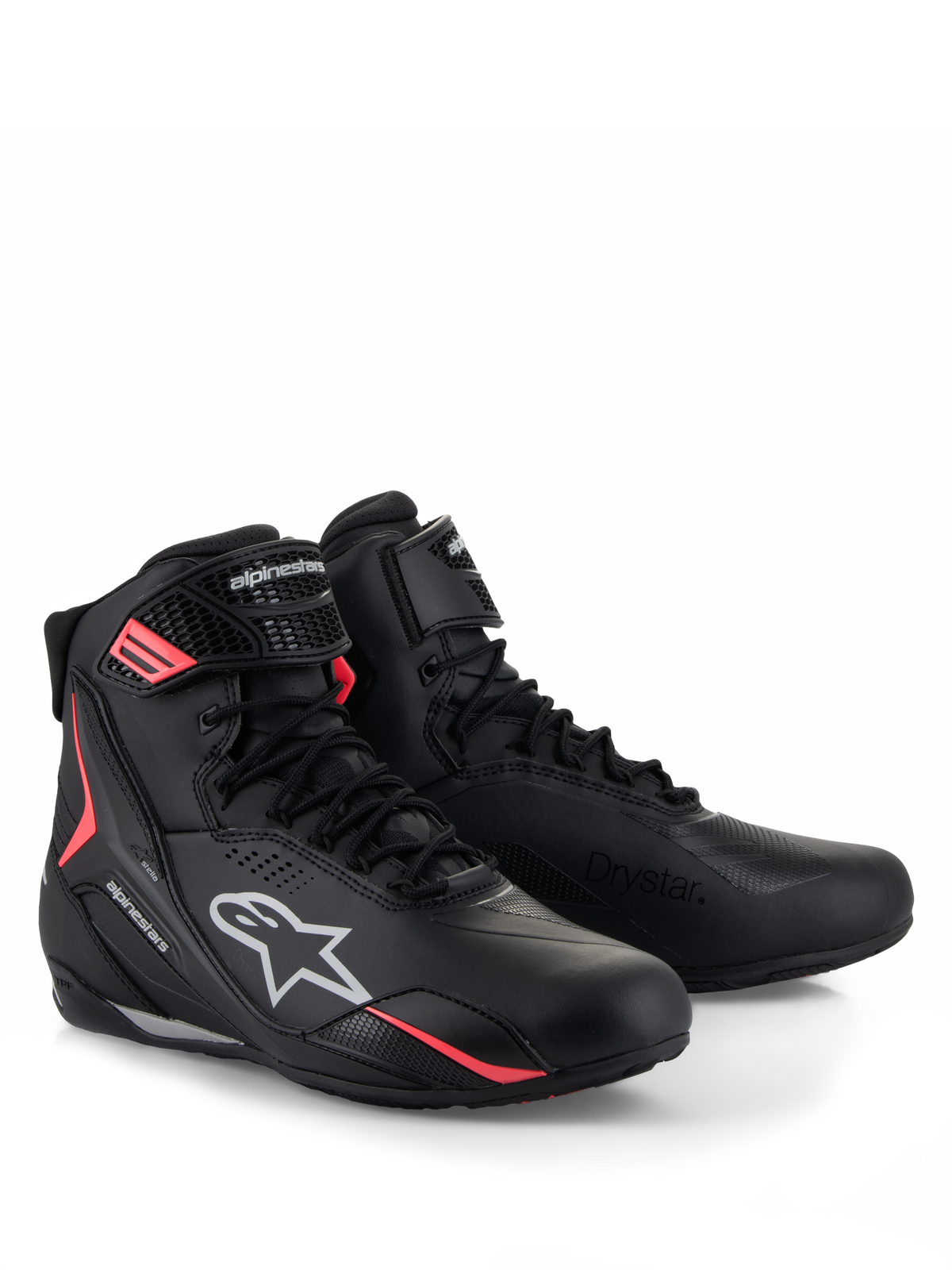 Zapatos Alpinestars Stella Faster-4 Drystar®, calzado de moto para mujer, negro, gris y coral flúor, con tecnología impermeable Drystar®, cierre de cordones con correa de gancho y bucle segura, y vibrantes detalles en coral con logotipos de Alpinestars en blanco.