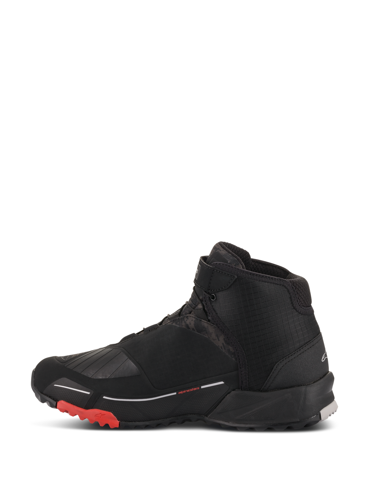 Zapatos Alpinestars CR-X Drystar®, Negro Camo Rojo, calzado impermeable para motocicleta, vista de perfil lateral, con parte superior textil negra, paneles con patrón de camuflaje oscuro, detalles rojos en la suela y un diseño atlético inspirado en zapatillas de running.