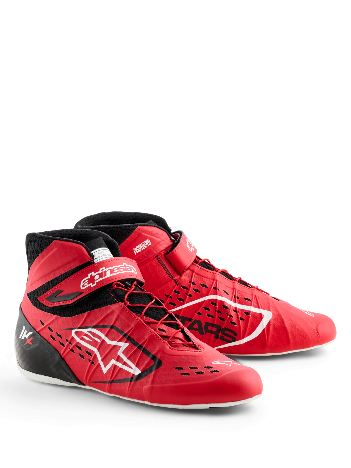 Zapatillas Alpinestars Tech-1 KX V3, calzado de karting, rojo y negro, con sistema de cordones asimétrico y correa de velcro en el tobillo, logotipos de Alpinestars en blanco, tomas de aire cortadas con láser y construcción ligera sin costuras para un rendimiento profesional en automovilismo
