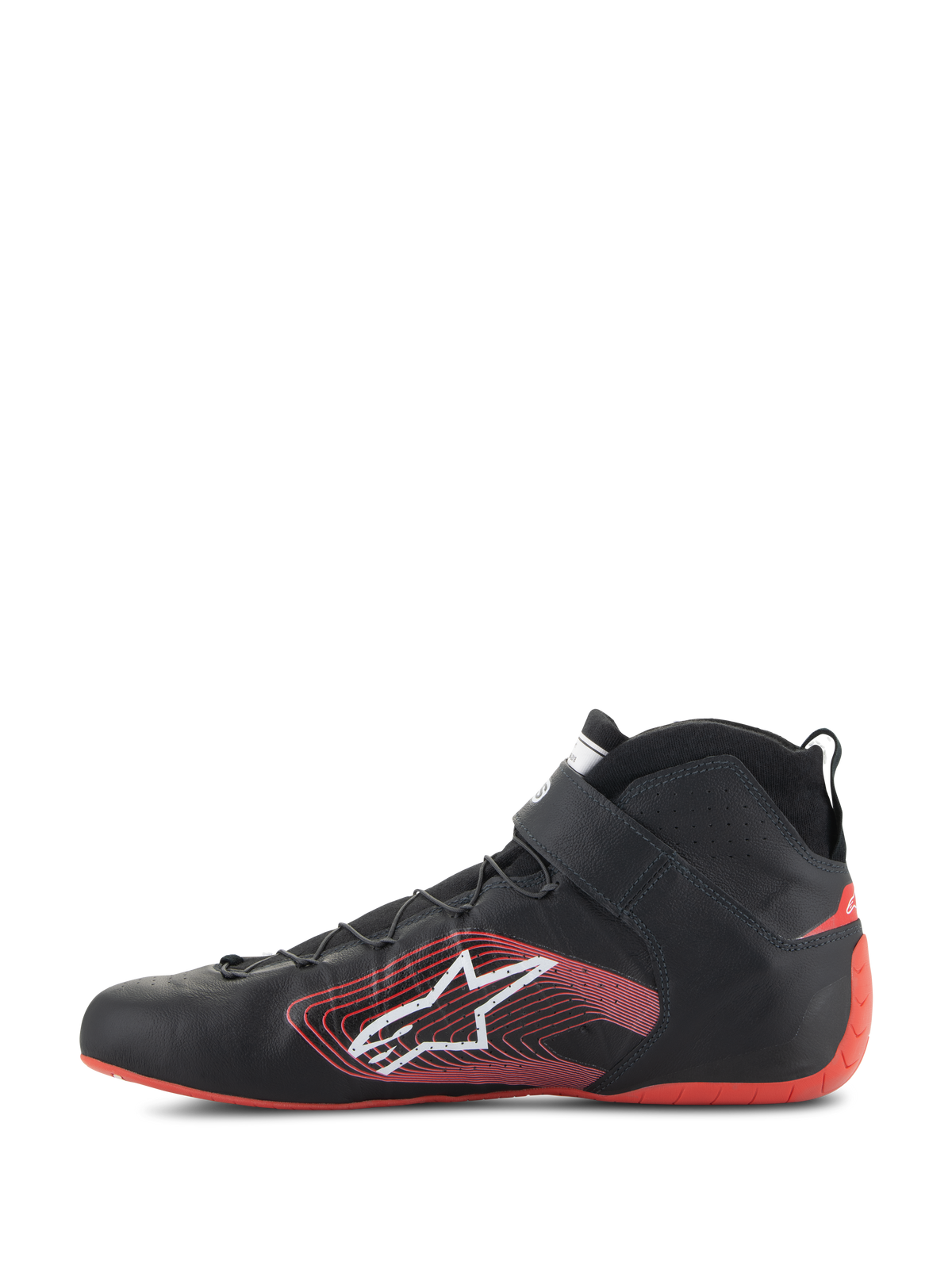 Alpinestars Tech-1 Z V3 Shoes FIA, zapatos de automovilismo, negro y rojo, vista de perfil lateral, confección en cuero premium con refuerzo del talón en rojo, logotipo Astars blanco con gráfico lineal rojo, correa en el tobillo y cordones finos