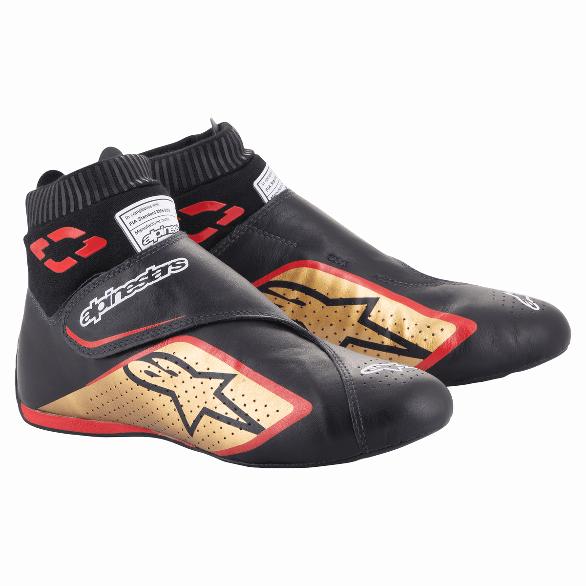 Alpinestars Supermono V2 Shoes FIA, zapatos de automovilismo, negro, dorado y rojo, construcción de cuero ultraligero con logotipo de estrella dorada y bordes rojos, cuello elástico tipo calcetín y cierre de correa de gancho y bucle