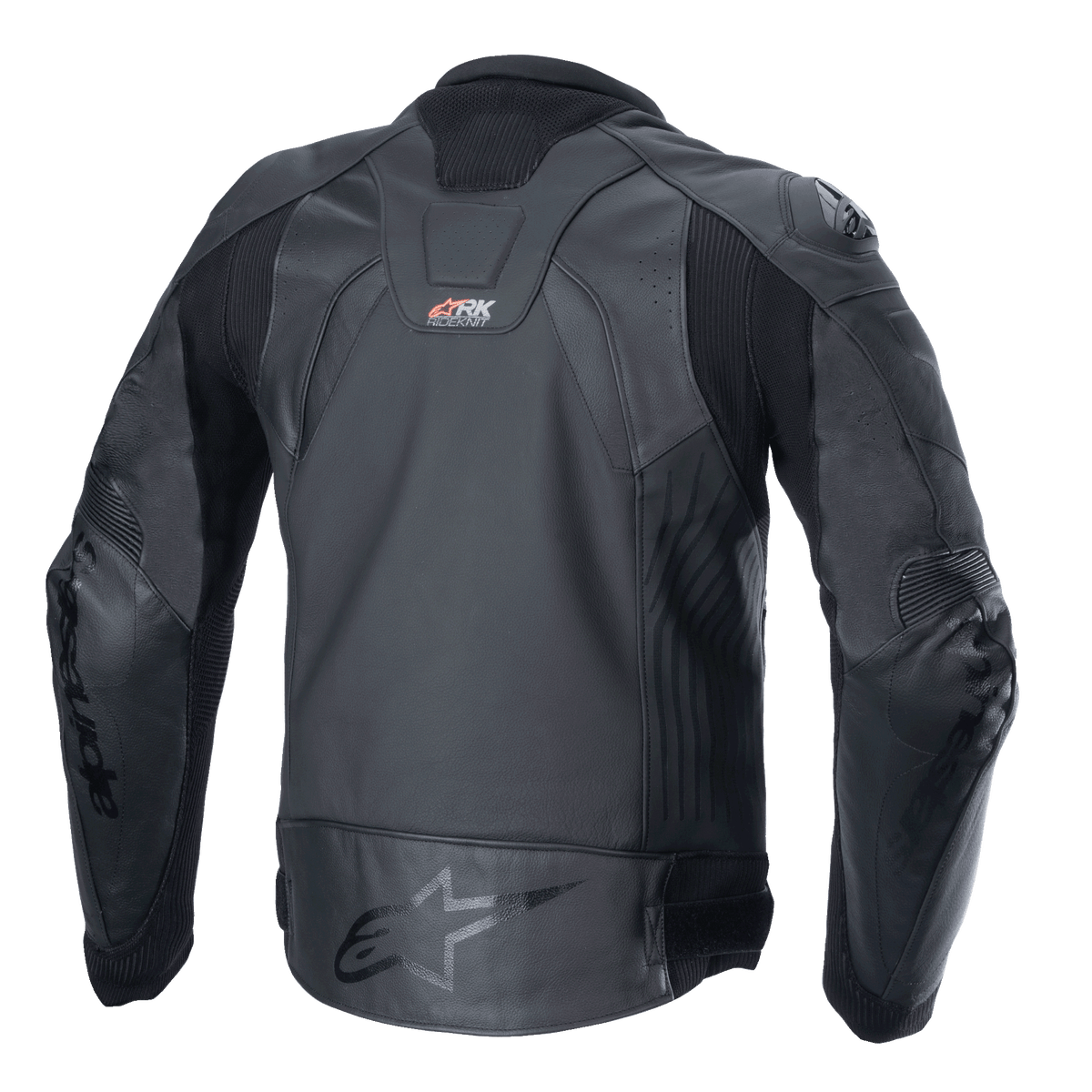 Chaqueta de cuero Alpinestars GP Plus R V4 Rideknit, negro, vista trasera que muestra la construcción técnica en cuero, paneles elásticos RIDEKNIT y el logotipo de Alpinestars en la parte inferior de la espalda.