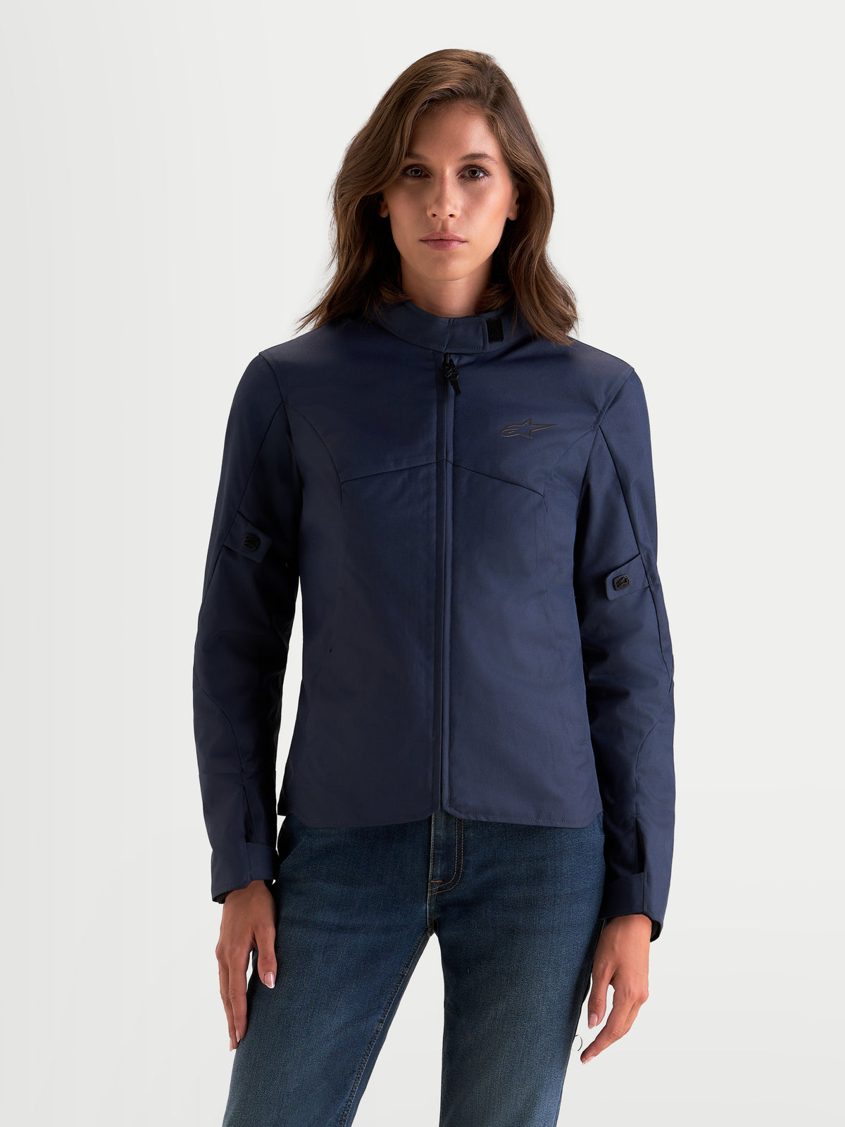 Alpinestars Stella C-1 Waterproof, chaqueta de moto urbana para mujer, azul, impermeable, vista frontal en modelo