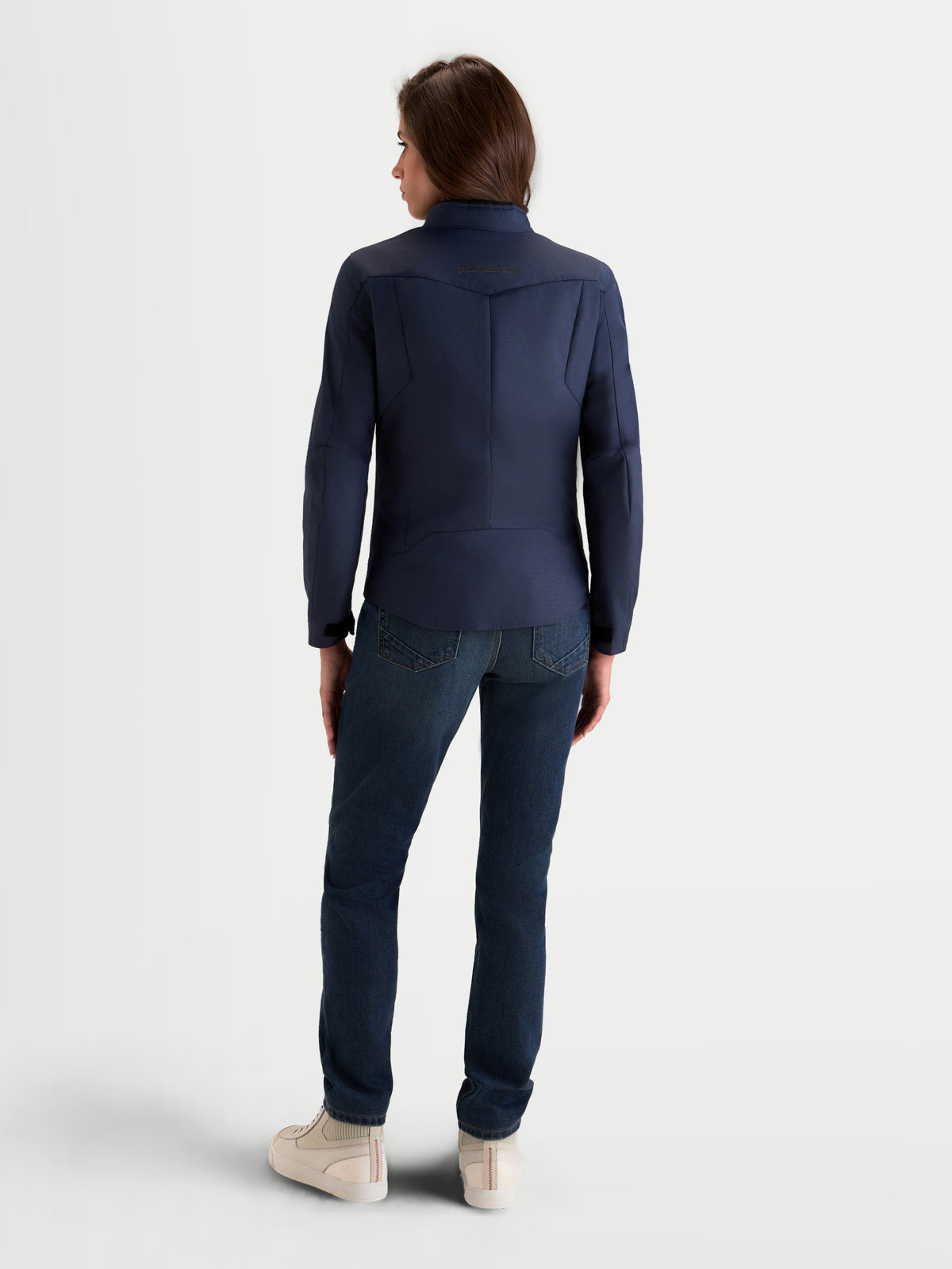 Alpinestars Stella C-1 Waterproof Chaqueta, chaqueta de moto urbana para mujer en azul, vista trasera con construcción 3D en la espalda e impermeable en modelo