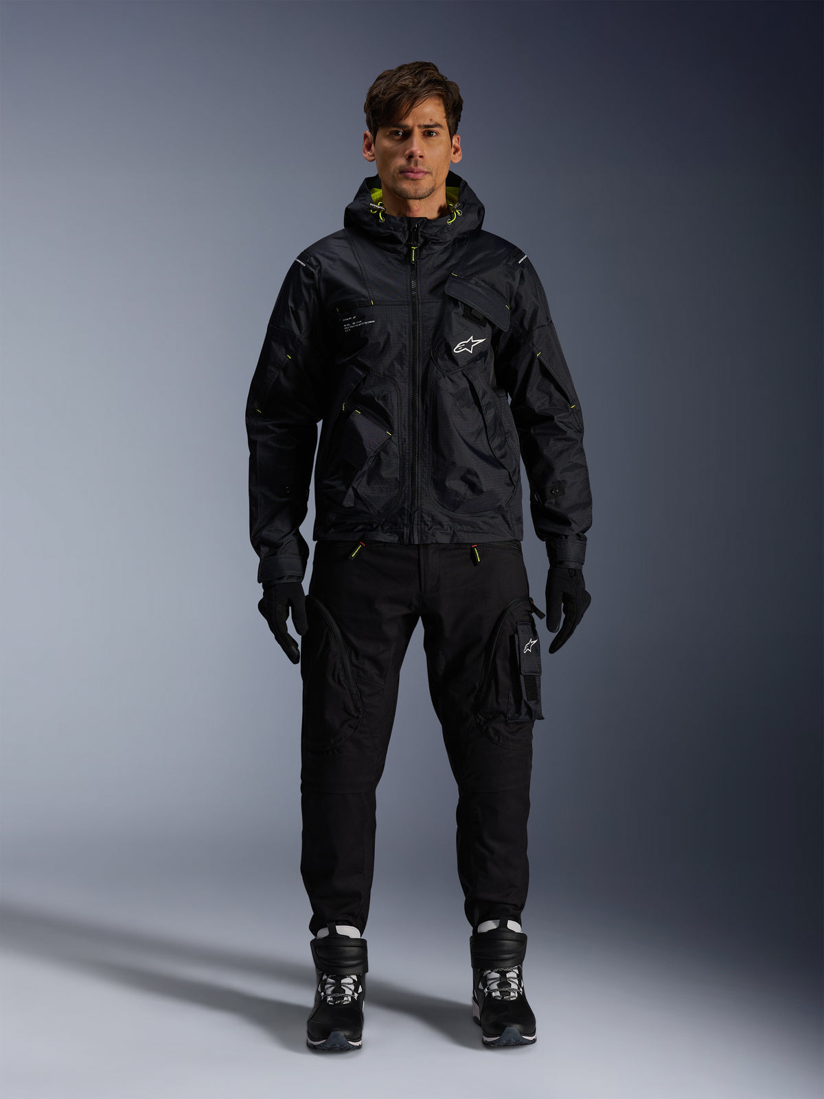 Alpinestars Mogress Air, chaqueta de moto urbana para hombre, negra y verde lima, textil, con capucha y ventilada.