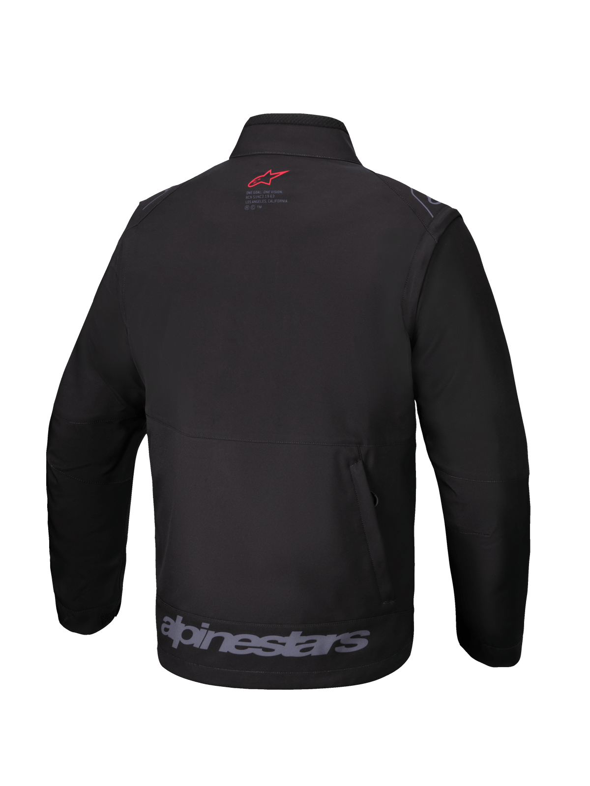 Chaqueta Softshell Alpinestars Lite-Dura, color negro, vista trasera, con un pequeño logotipo rojo en el cuello, una gran marca denominativa de Alpinestars en gris en el dobladillo inferior y un bolsillo trasero de almacenamiento con cremallera vertical, equipamiento técnico off-road para enduro y motocross.