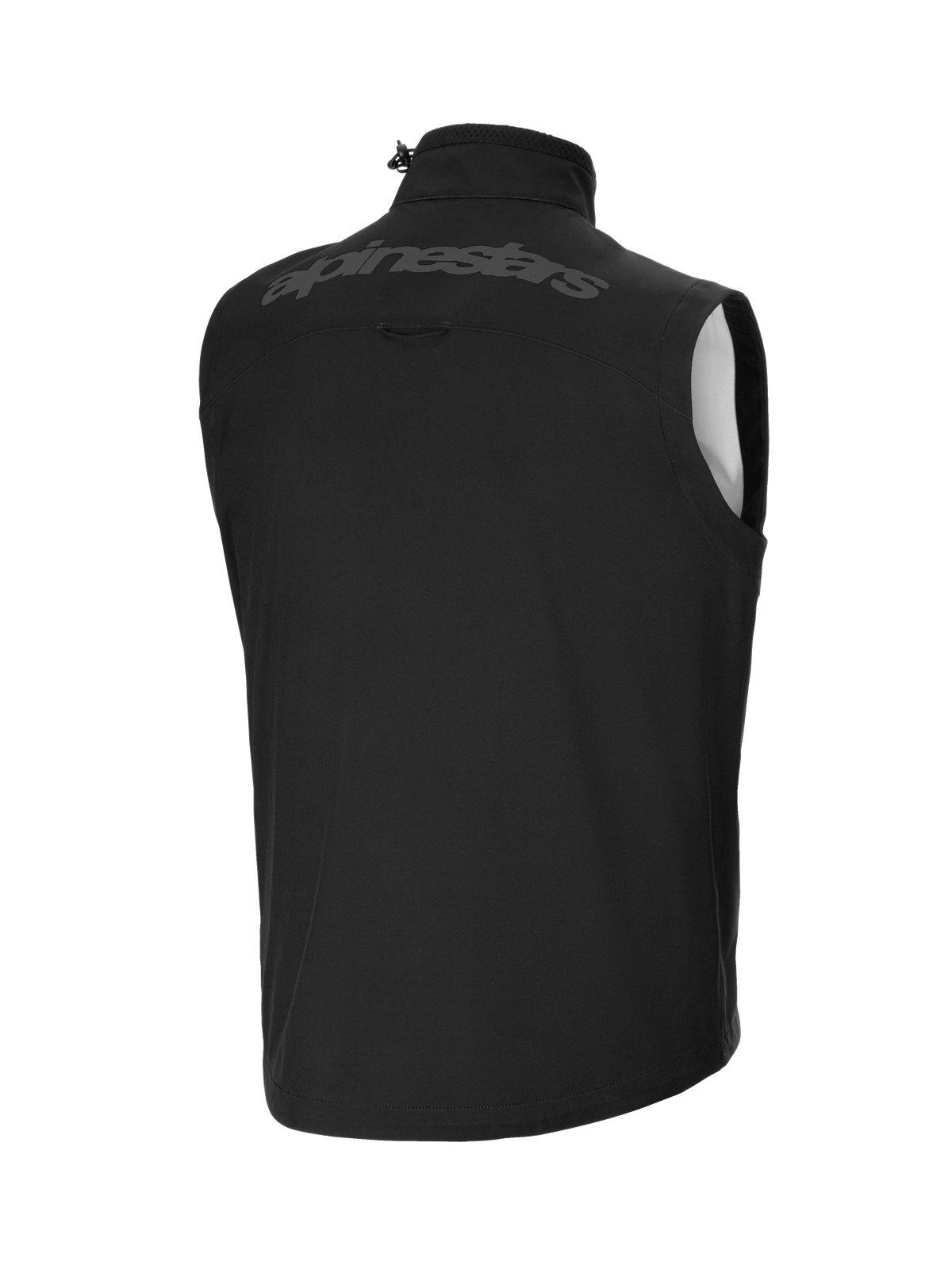 Alpinestars Techstar Softshell Vest, negro, vista trasera con un gran logotipo tonal de Alpinestars en la parte superior de la espalda, material softshell ligero y cortaviento, cuello alto con cordón ajustable, diseño ergonómico sin mangas para superponer sobre el equipo de off-road.
