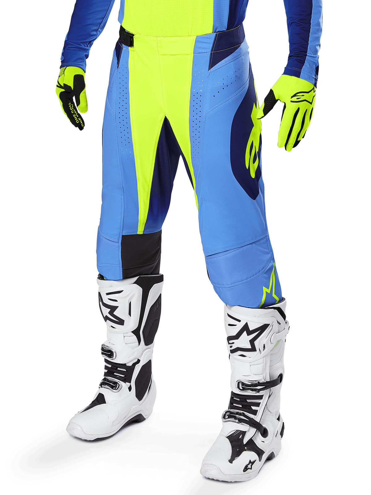 Pantalones Alpinestars Techstar Melt 2025, pantalones de motocross en amarillo flúor y azul, con ventilación perforada y detalles en negro, combinados con guantes amarillo neón a juego y botas de competición blancas