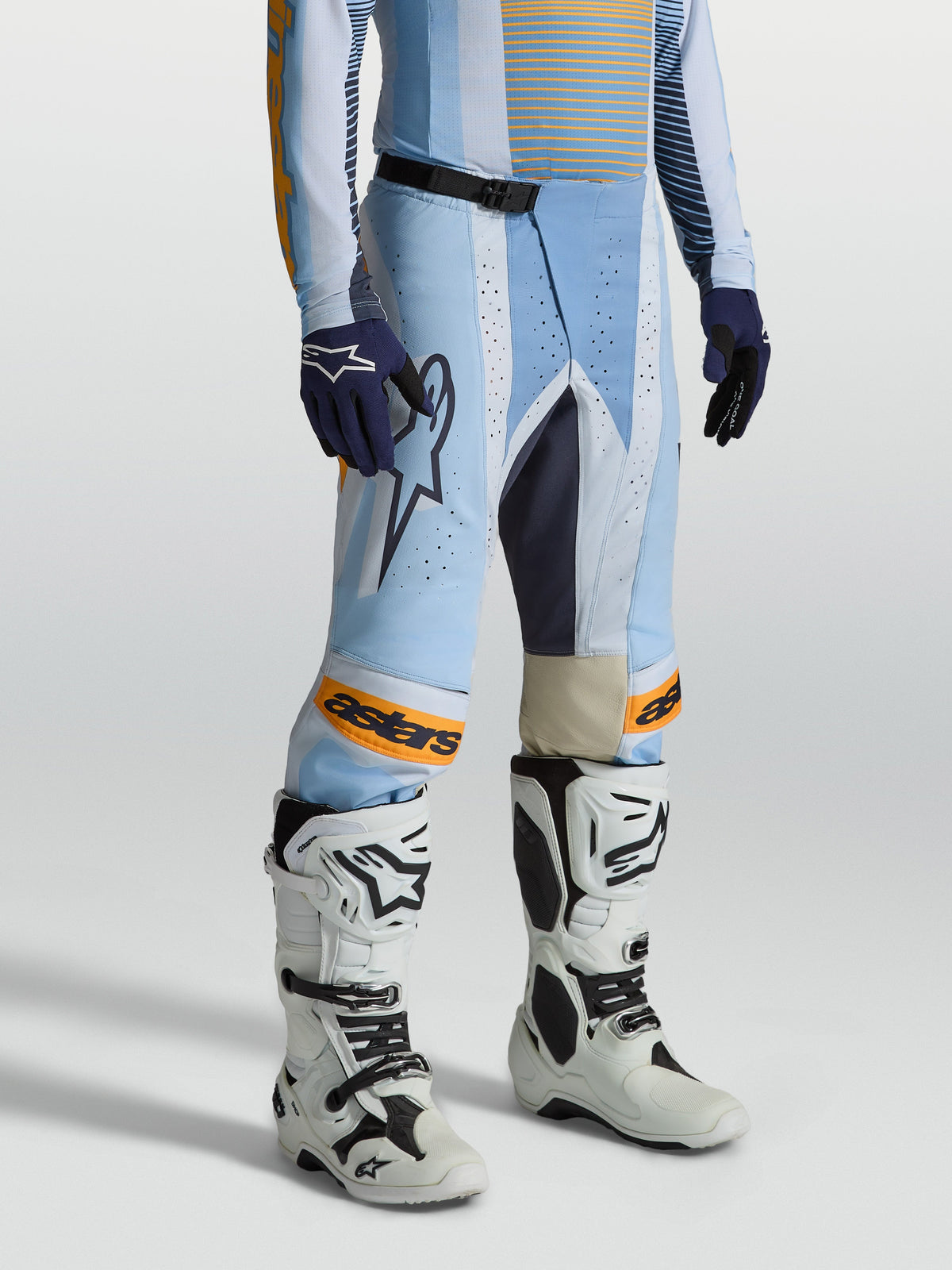 Pantalones Alpinestars Techstar Maven, pantalones de motocross para hombre, azul polvo y naranja, ajuste ergonómico de carrera con paneles ventilados