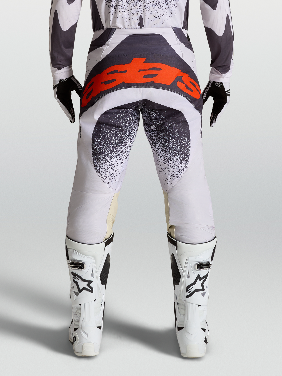 Alpinestars Pantalones Techstar Swan, pantalones de motocross para hombre, lila claro y gris oscuro, logotipo Astars rojo en el asiento, diseño ergonómico para carreras off-road