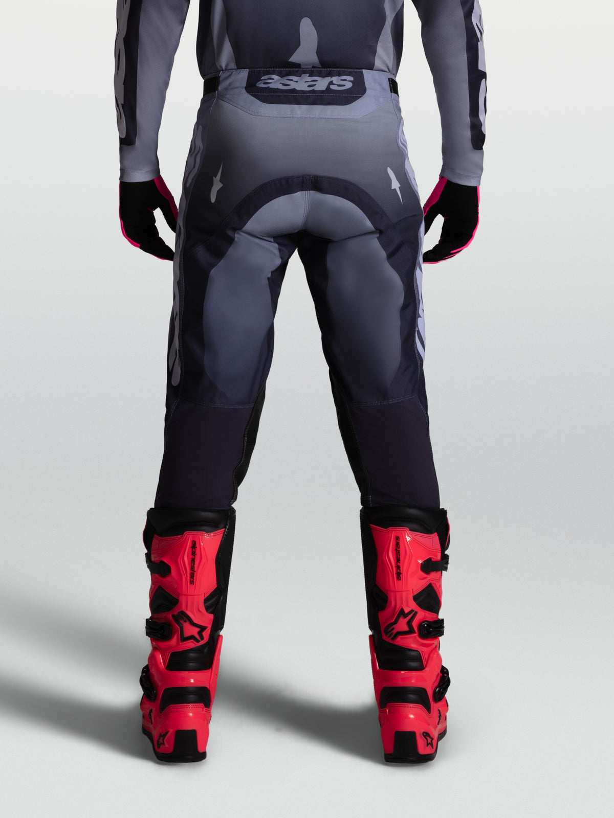 Alpinestars Racer Amber, pantalones de motocross para hombre, grises, duradero tejido de poliéster 600D, vista trasera.