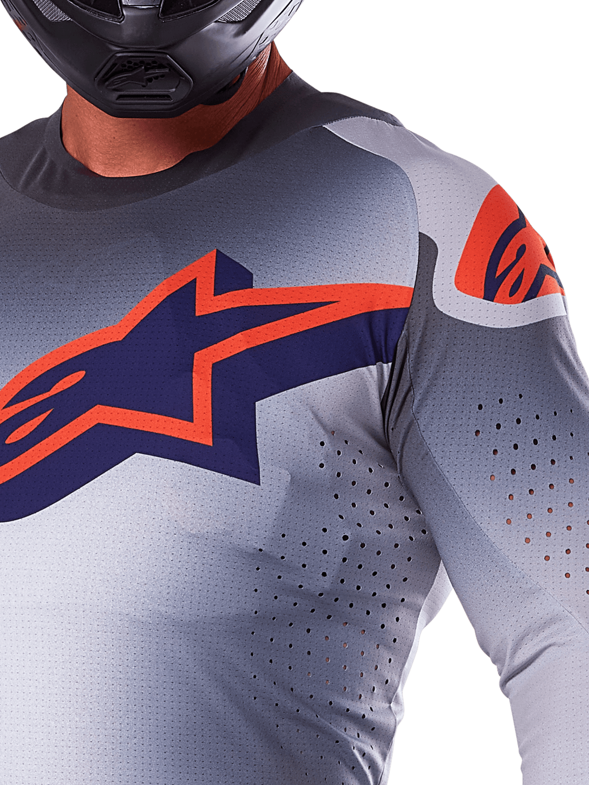 Alpinestars Supertech Lipan Jersey 2025, jersey de motocross, gris y naranja flúor, con un gran logotipo de estrella azul marino y naranja en el pecho, perforaciones cortadas con láser para el flujo de aire, construcción de malla ligera, usado con casco negro