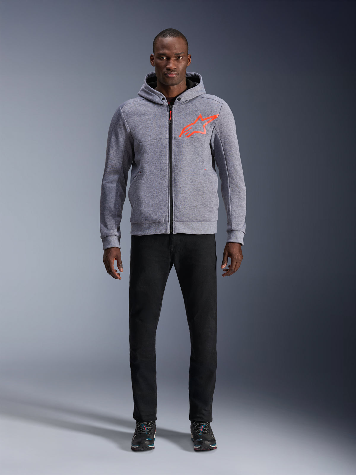 Alpinestars sudadera Chrome V2 Sport para hombre, gris y rojo flúor, chaqueta de moto urbana con forro polar técnico.