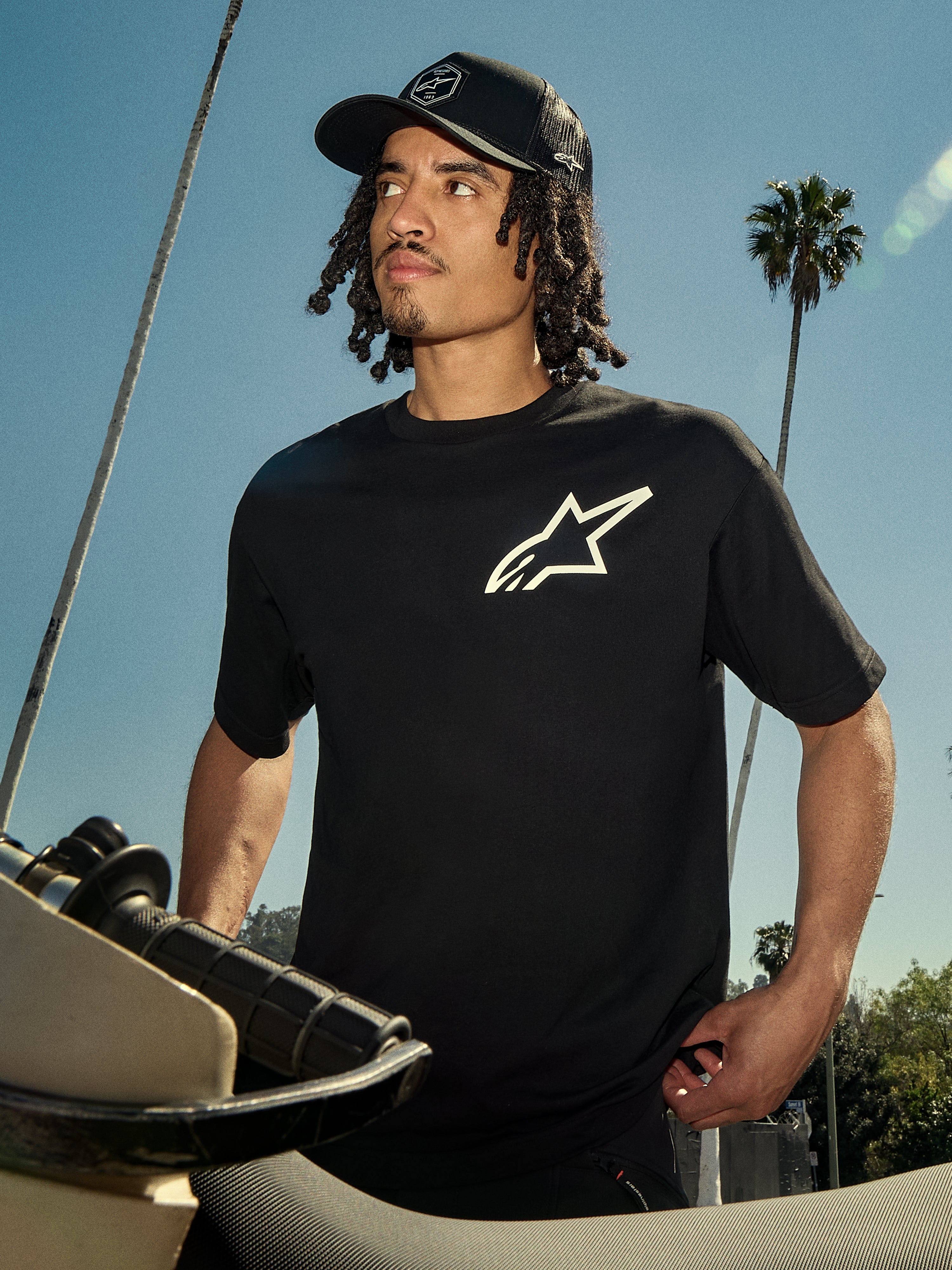 STAR ROAD ALPHA DRIVE ONETシャツ One Oversized CSF - Black Sportswear Tee | Alpinestars®