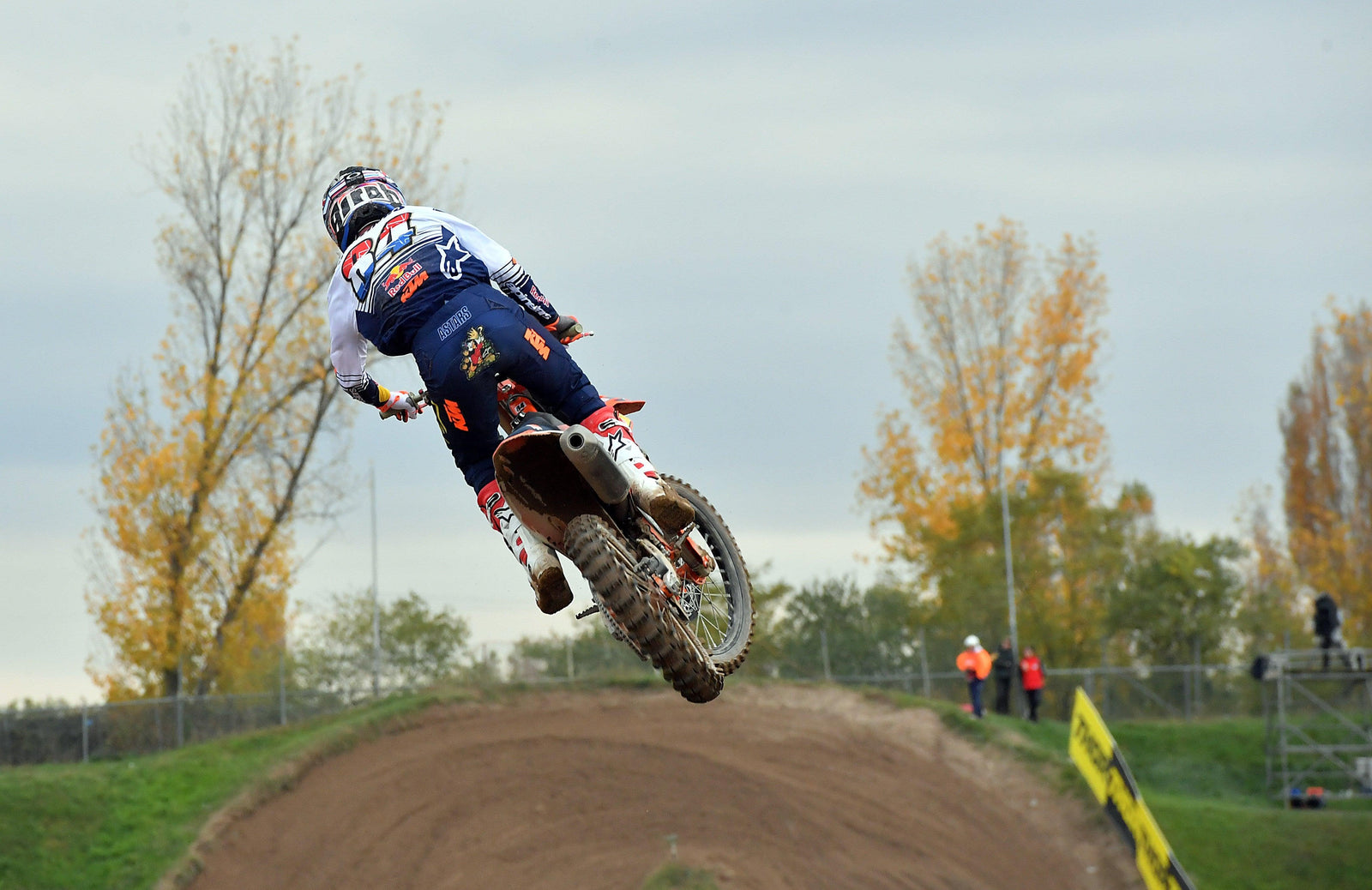 Alpinestars 1,2 cuando Jeffrey Herlings bordea Romain Febvre en MXGP de Lombardia Thriller en Italia