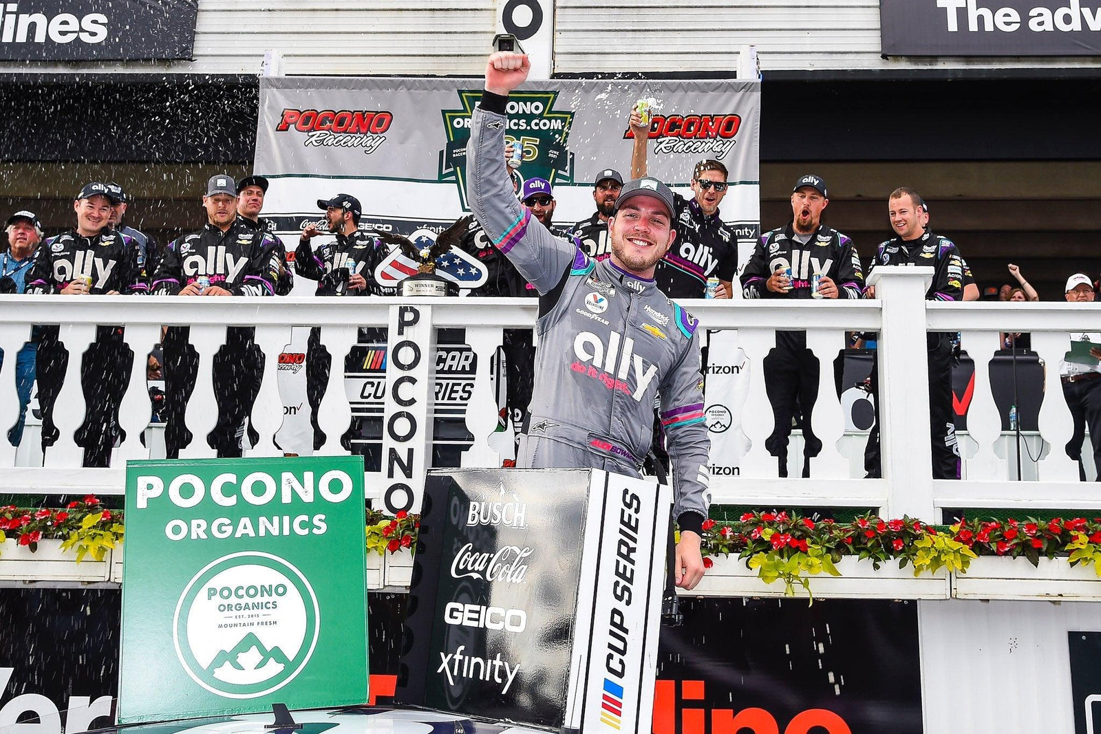 Alex Bowman arrebata la dramática victoria de Nascar Pocono Race One; William Byron tercero
