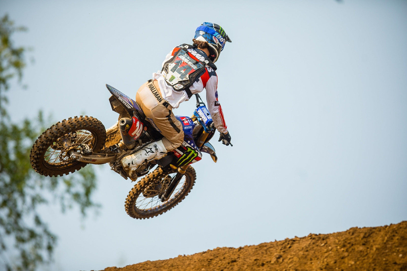 Alpinestars Podium Lock-Out como Dylan Ferrandis es el rey AMA 450mx de Redbud National, Michigan