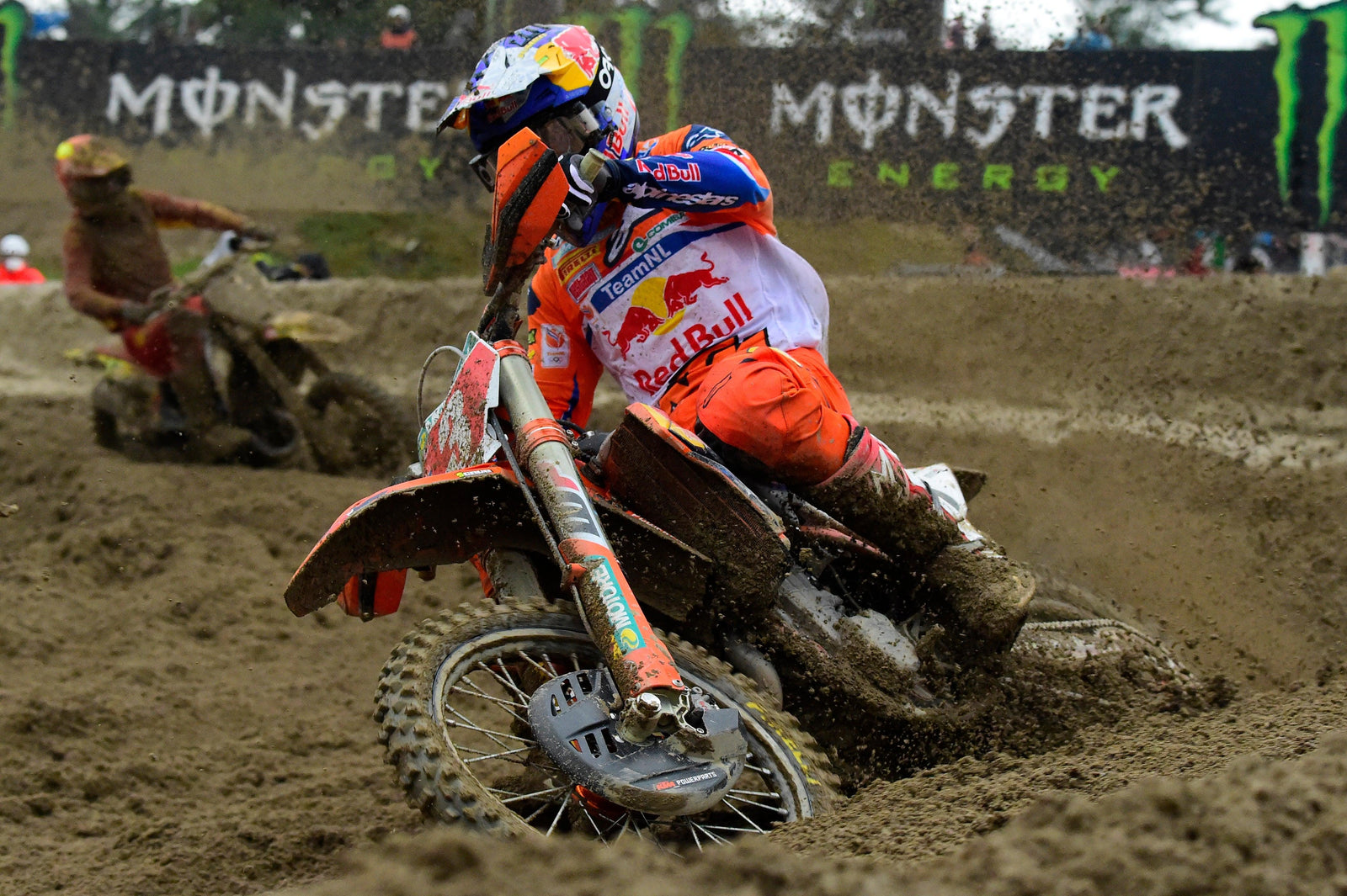 Jeffrey Herlings gana clase abierta en Fim Motocross of Nations en Mantova, Italia