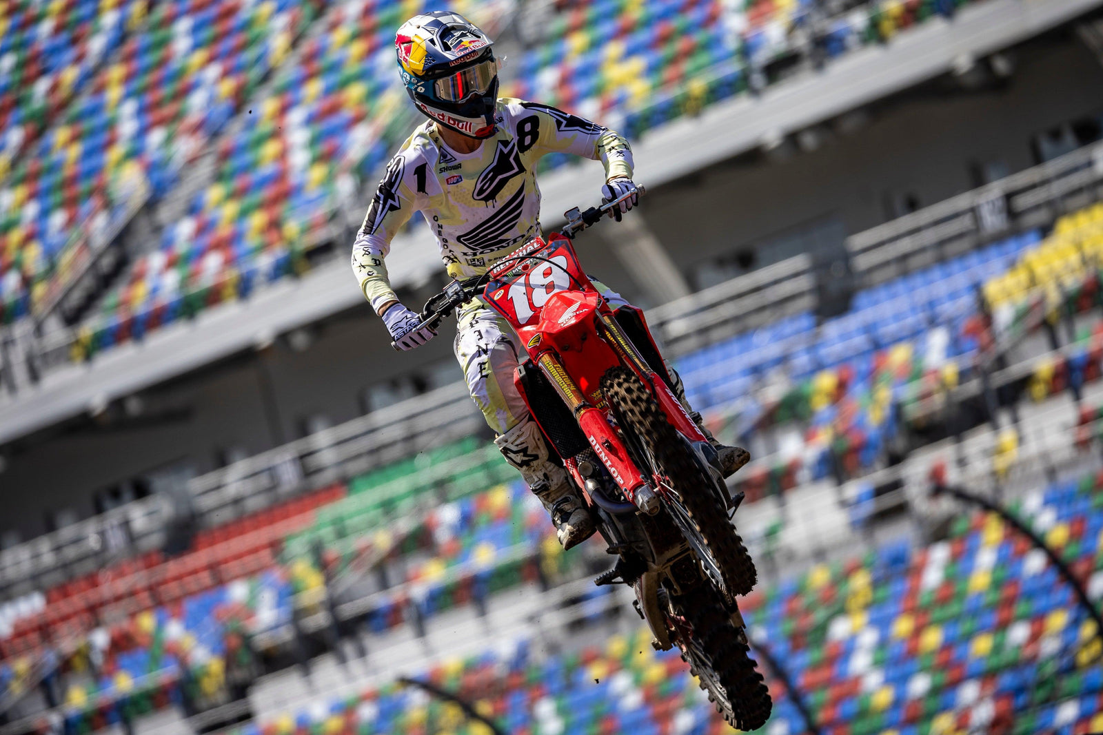 Jett Lawrence de alto vuelo sabe 250SX East Success en Daytona