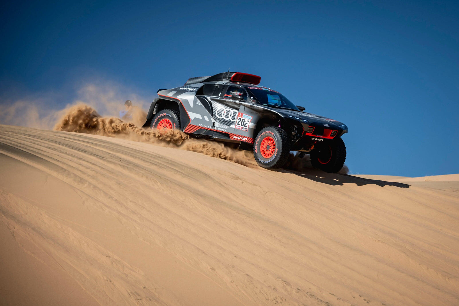 Carlos Sainz comienza en 2022 Dakar Rally Prologue con el segundo lugar.