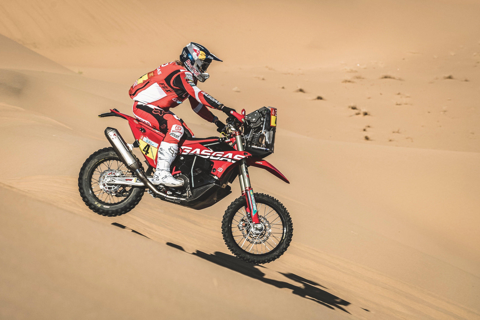 Alpinestars en la cima de la etapa uno en 2022 Dakar, bloqueo del podio en Tech-Air®