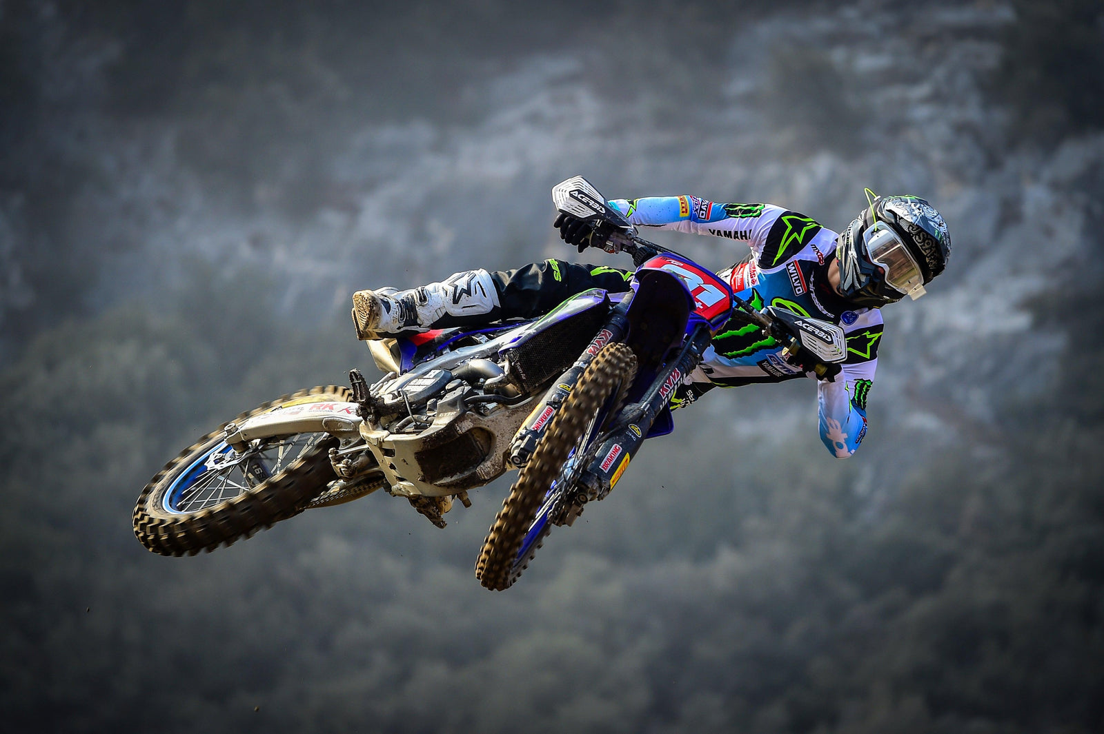 Jeremy Seewer domina la clase del campeonato italiano MX1 en Trentino; Maxime Renaux tercero