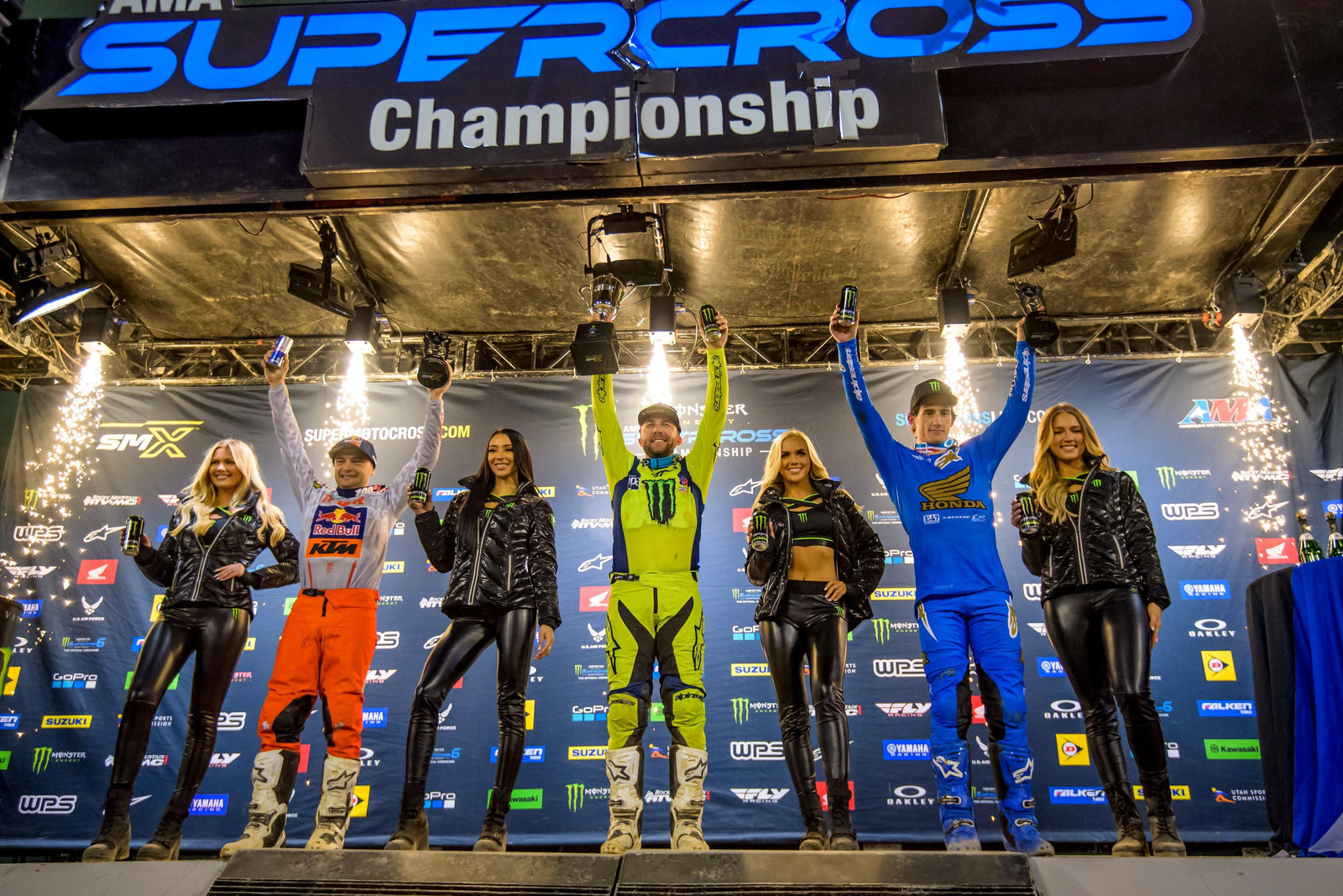 Nueve corredores de alpinestars en el top Ten, ya que Eli Tomac sabe la victoria en una carrera 450SX en Oakland