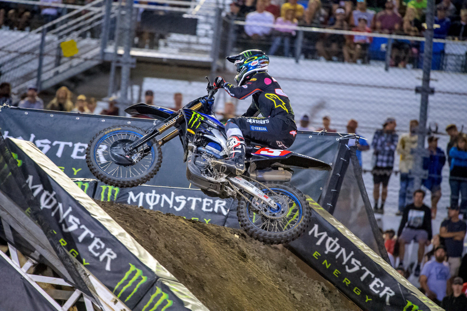 Alpinestars podio bloquea mientras Eli Tomac rompe el récord ganador de Daytona en su camino a la victoria de 450sx