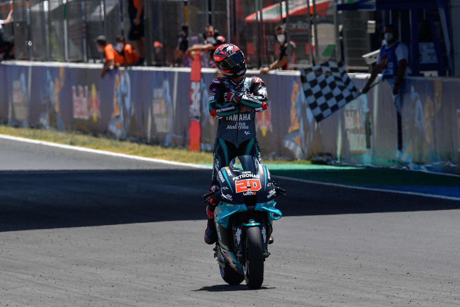 Fabio Quartararo logras dos victorias consecutivas de MotoGP en Jerez, España; Maverick Vinales acaba segundo