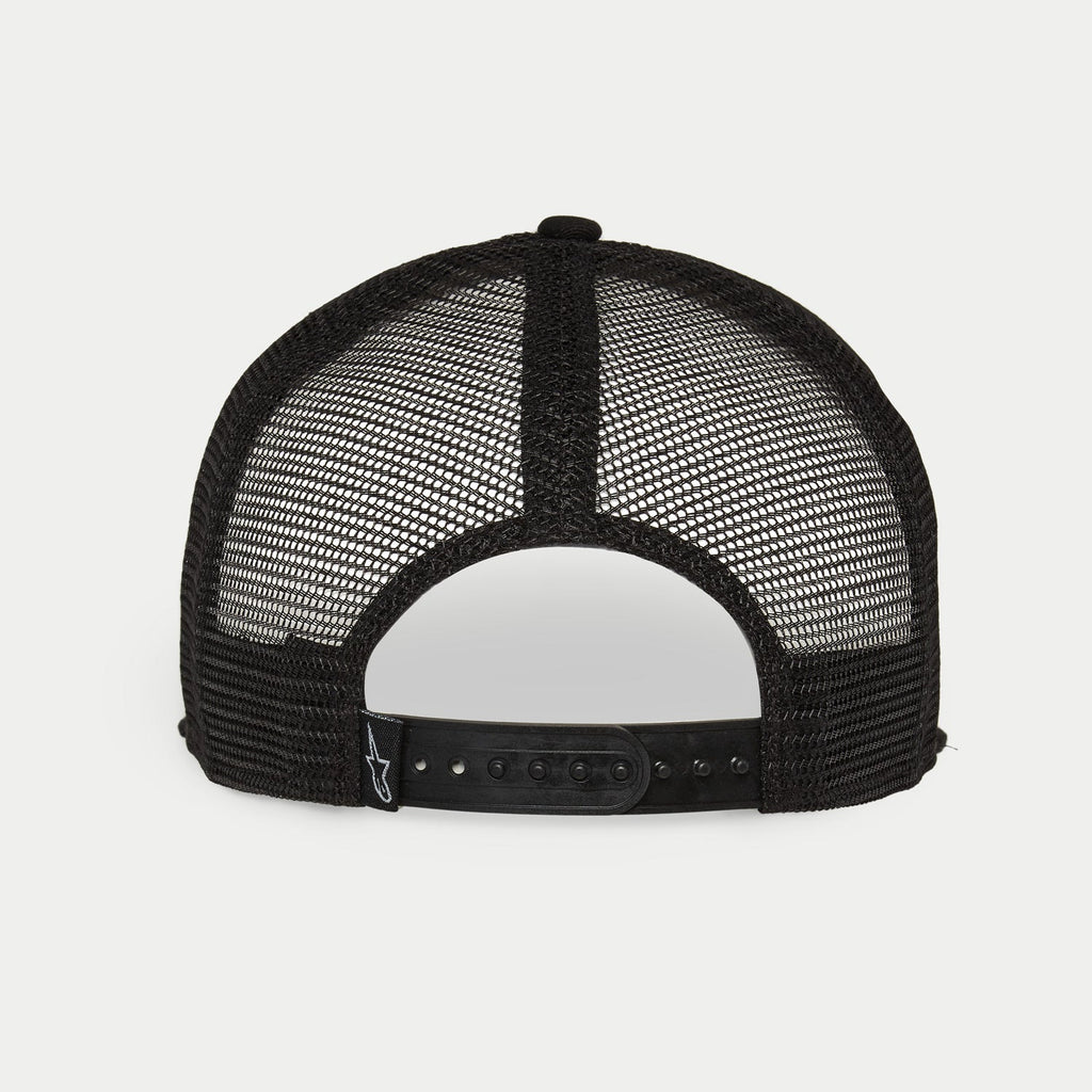 Gorra Alpinestars Corp Trucker, blanca y negra, vista trasera con paneles de malla transpirable negra, cierre snapback ajustable, pequeño logotipo de Alpinestars en la etiqueta trasera, accesorio casual inspirado en el automovilismo