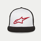 Gorra Trucker Alpinestars Corp, gorra de visera plana con corona estructurada, panel frontal blanco con malla trasera negra y visera negra, logotipo de Alpinestars bordado en 3D en rojo, gorra casual de estilo motorsport