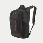 Mochila Alpinestars GFX V2, negra y roja, mochila deportiva de tamaño mediano con el logo Astars en rojo y marca vertical, bolsillo lateral de malla para botella de agua y correas de hombro acolchadas de malla de aire