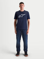 Alpinestars camiseta Ageless 2.0 CSF, camiseta de mangas cortas de ropa deportiva casual, unisex, azul marino y blanca, con logotipo Ageless frontal grande, confeccionada en mezcla de algodón peinado y poliéster