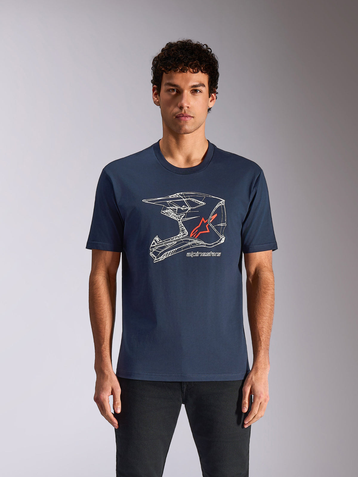 Camiseta Alpinestars MX Helmet CSF, camiseta de manga corta, azul marino, con gráfico de casco de motocross en estructura de alambre blanca y logo de estrella roja, estilo casual inspirado en el automovilismo