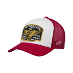 Gorra Alpinestars Heritage Patch Trucker, gorra snapback casual, panel frontal blanco con visera curva roja y malla trasera roja, con un gran parche bordado heritage en la parte frontal y un pequeño logo lateral, corona estructurada, accesorio inspirado en el automovilismo
