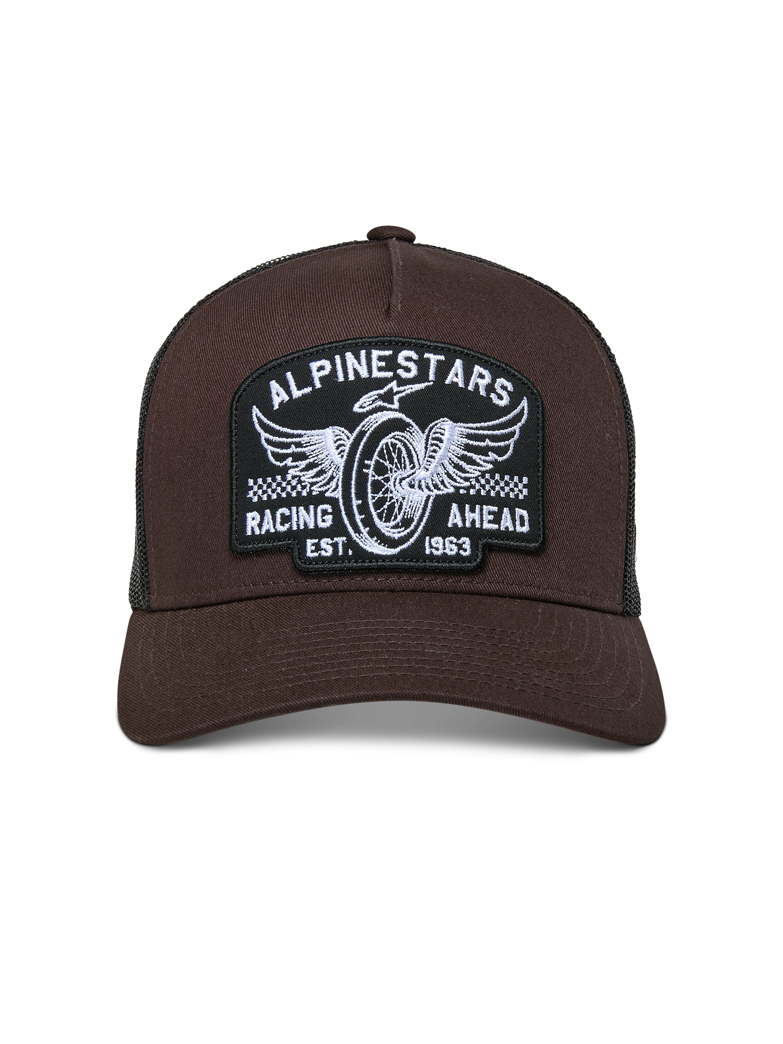 Gorra trucker Alpinestars Heritage Patch, frontal marrón con parte trasera de malla negra, visera curva y corona estructurada, parche bordado grande con una rueda alada y el gráfico "Racing Ahead", accesorio casual inspirado en el motorsport
